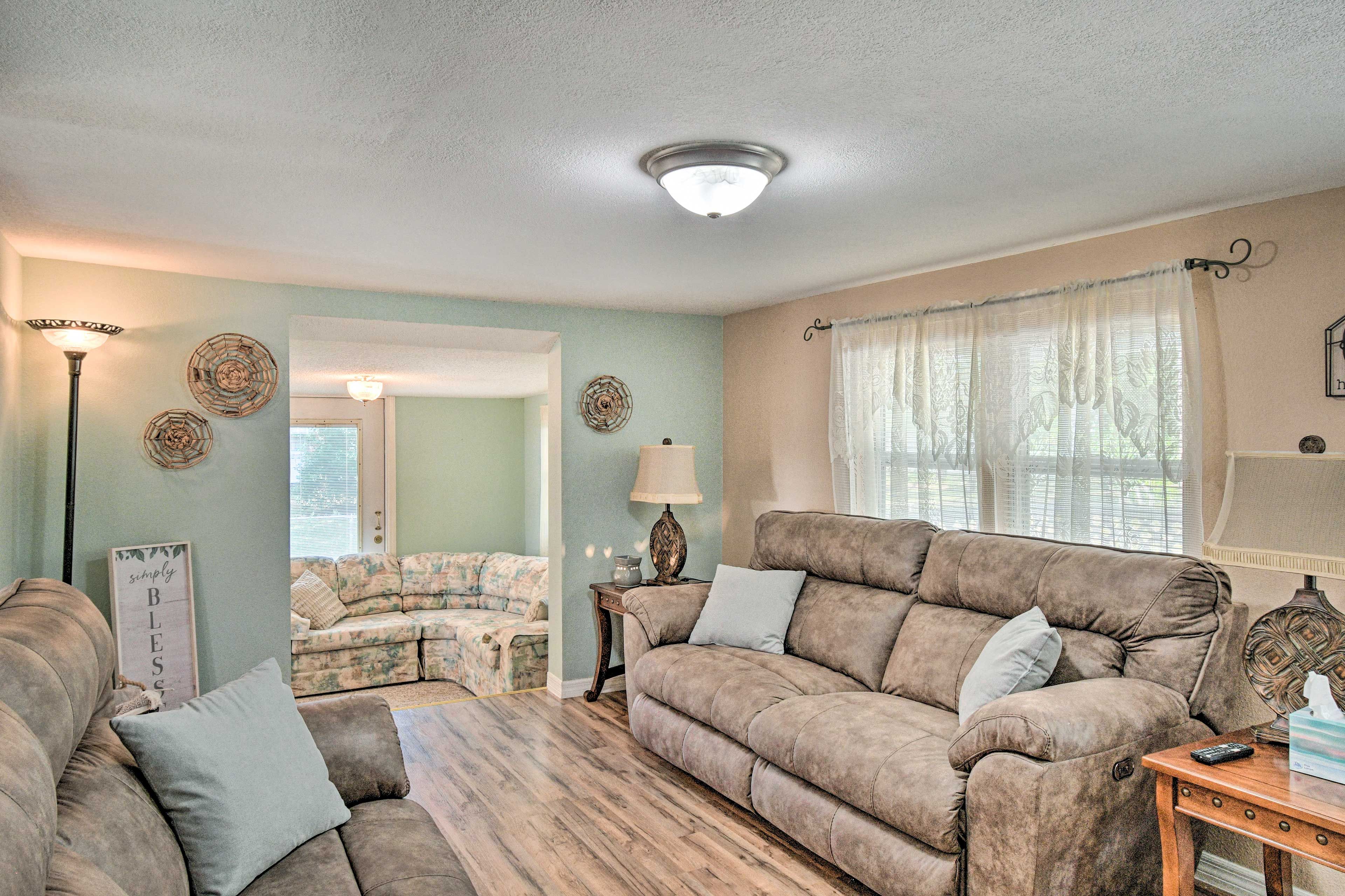 Living Room | Single-Story Home | Central A/C | Free WiFi