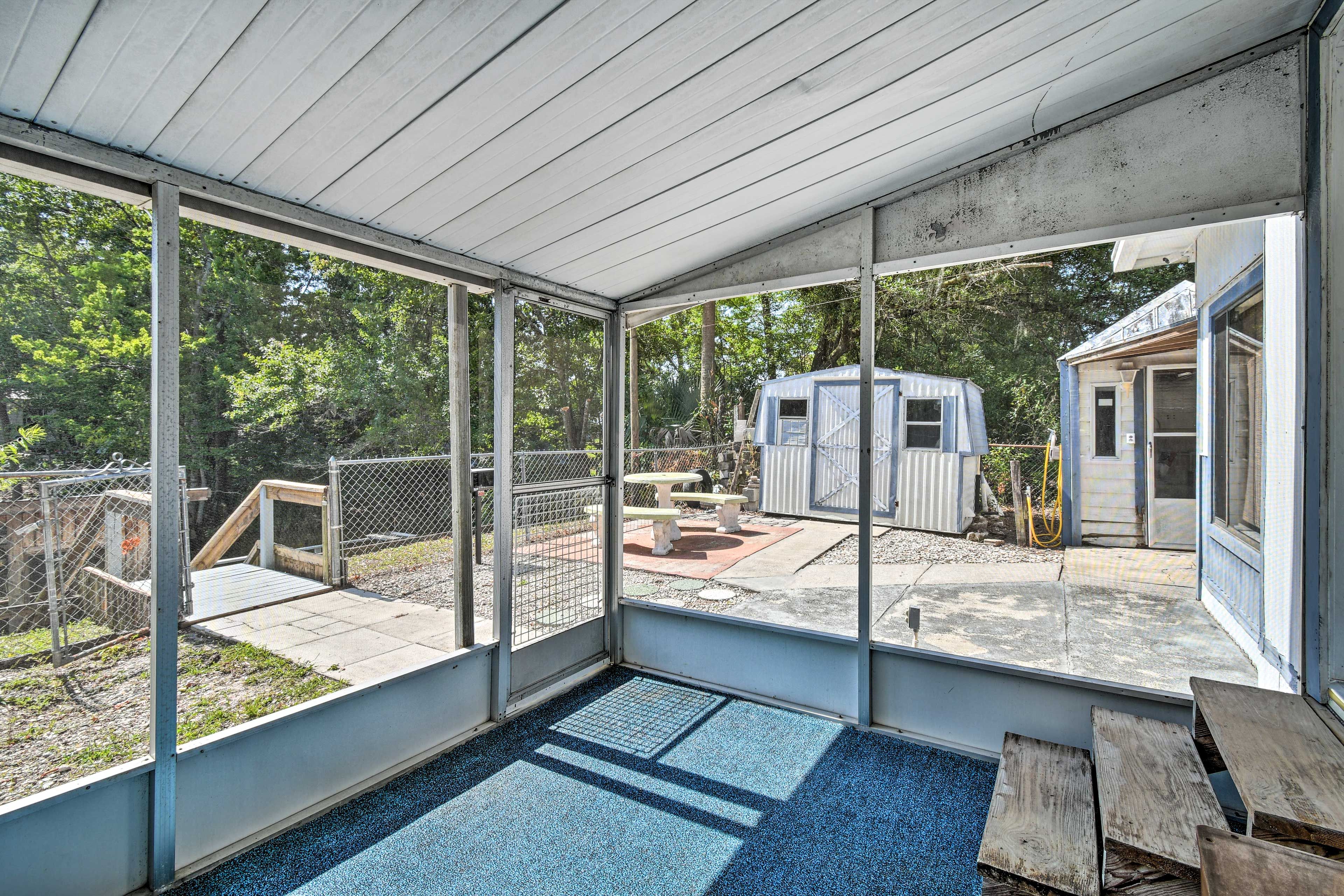 Screened-In Porch
