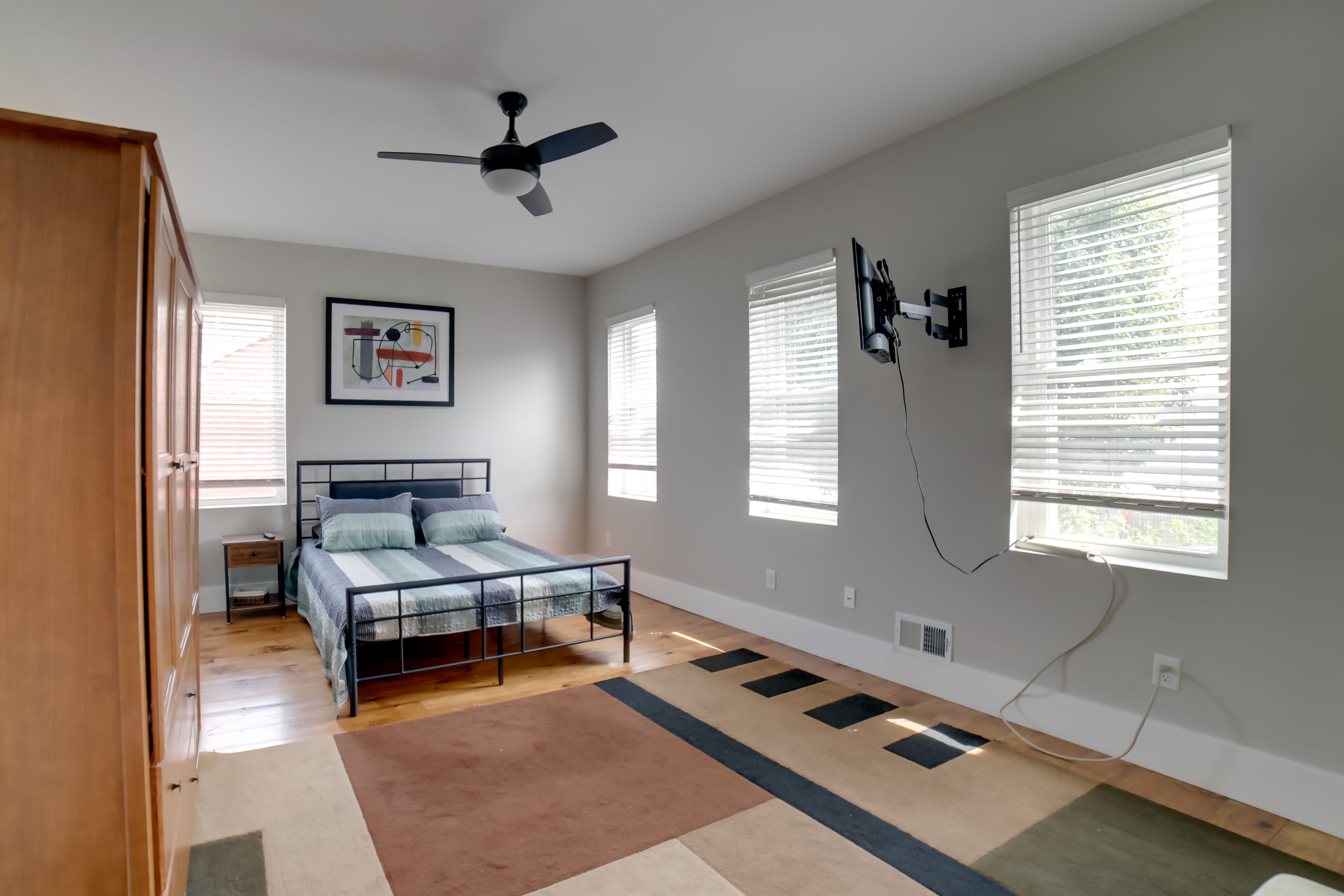 Bedroom | 2nd Floor | Queen Bed | Linens Provided | Smart TV