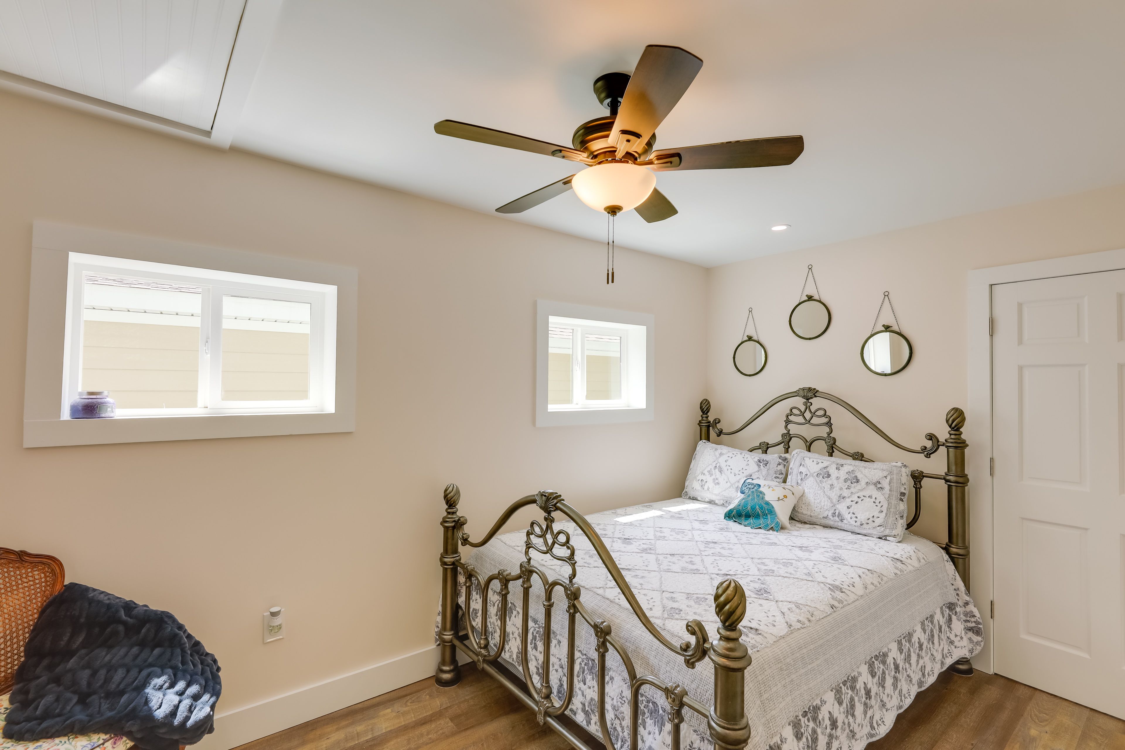 Bedroom 1 | Queen Bed