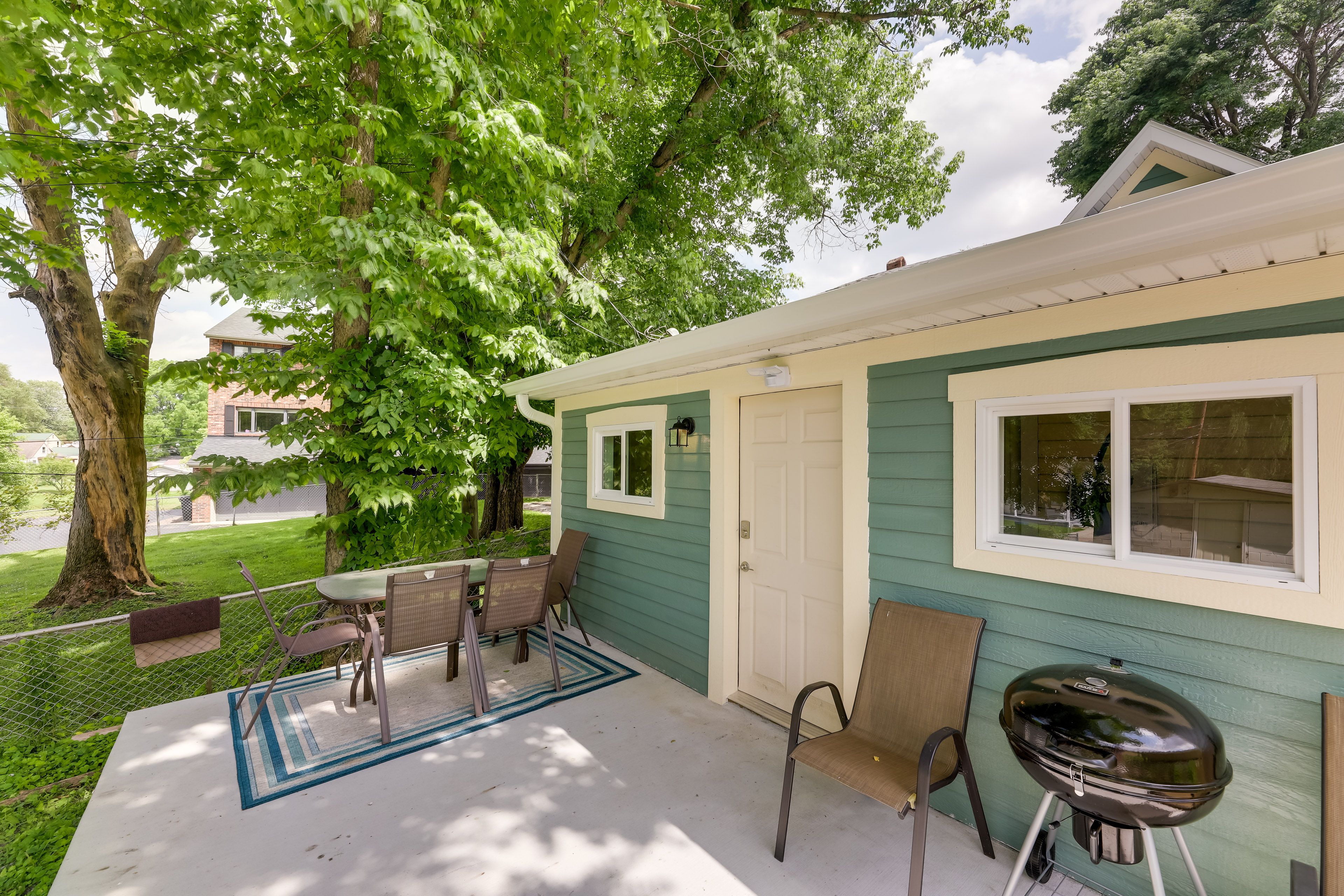 Patio | Outdoor Dining Area | Charcoal Grill