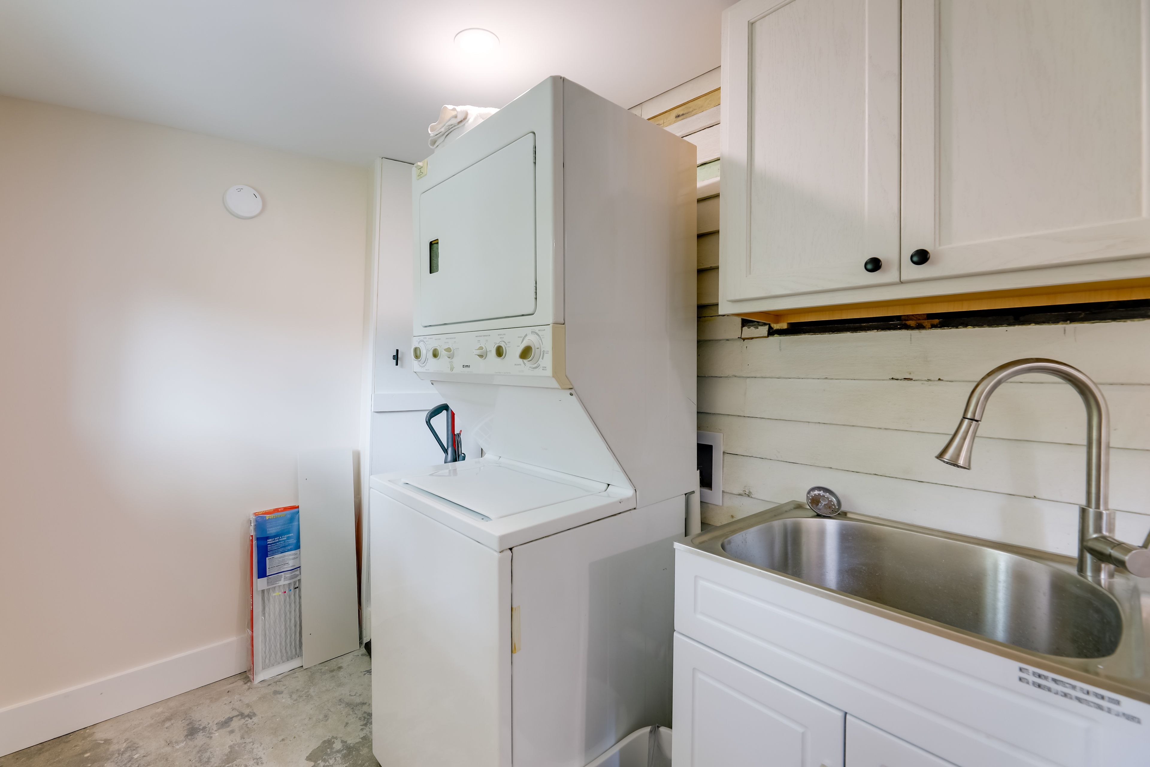 Laundry Area | Washer/Dryer