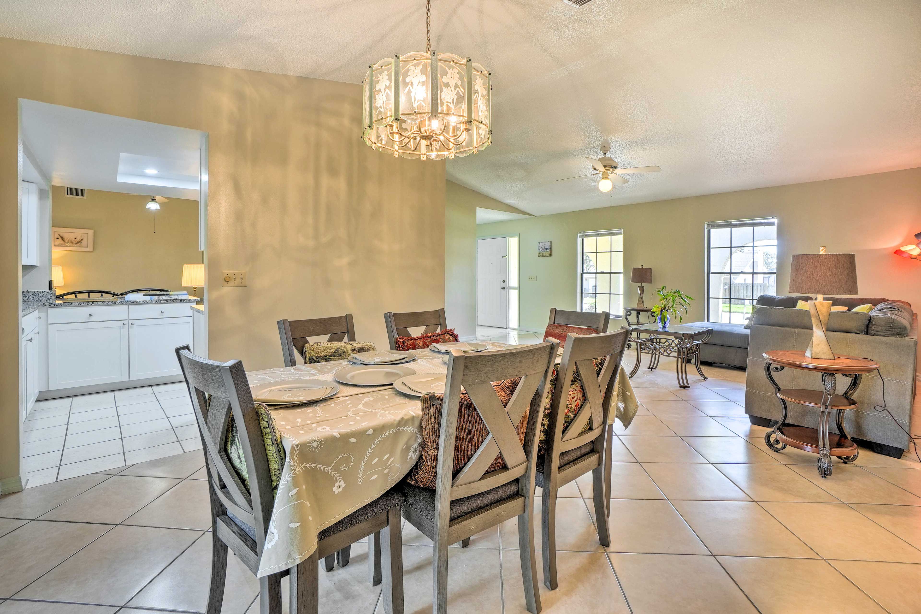 Dining Area | Dishware & Flatware Provided