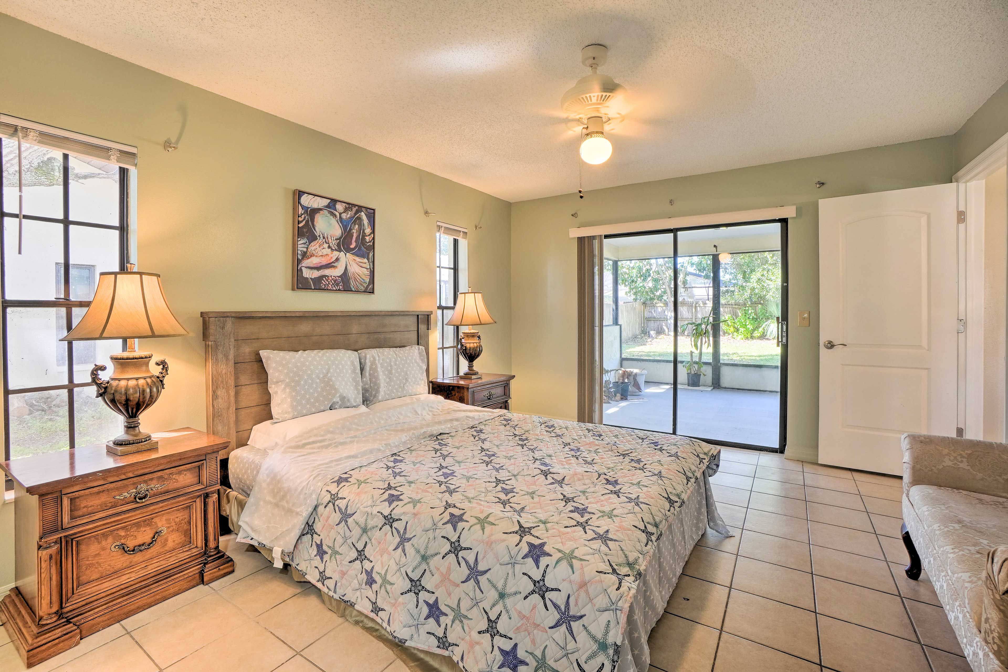 Bedroom 1 | Queen Bed | Linens Provided | En-Suite Bathroom