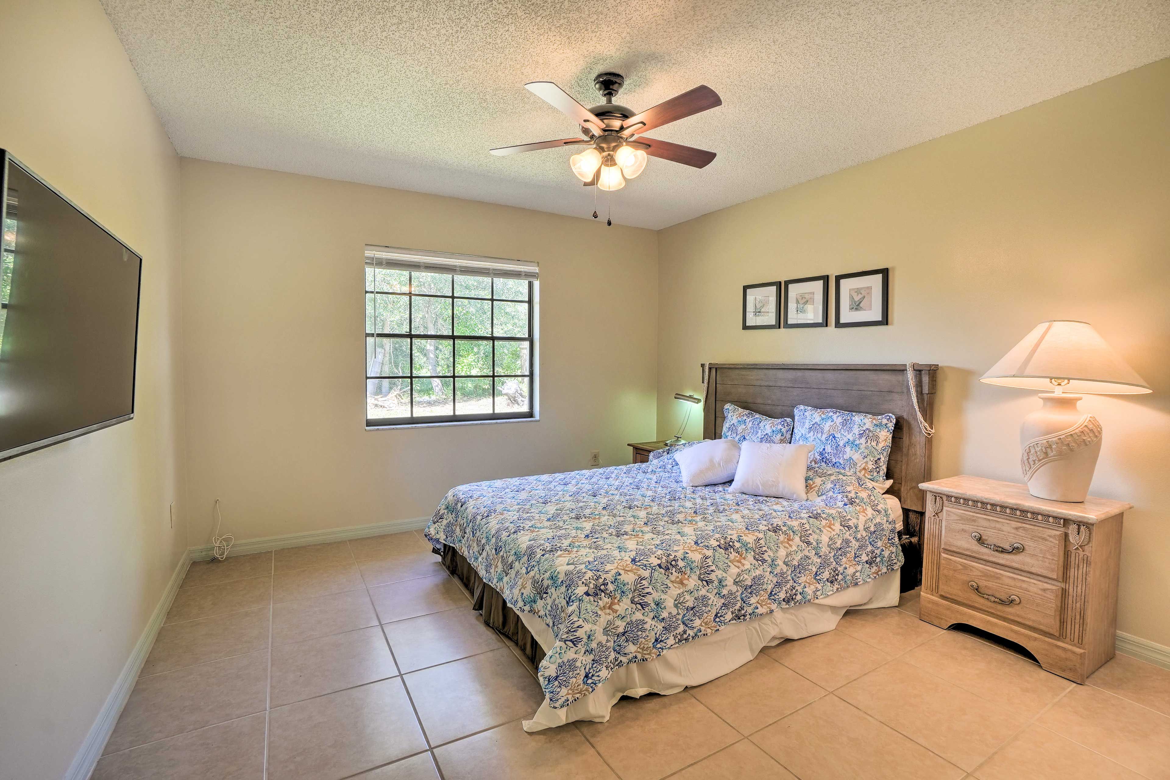 Bedroom 4 | Queen Bed