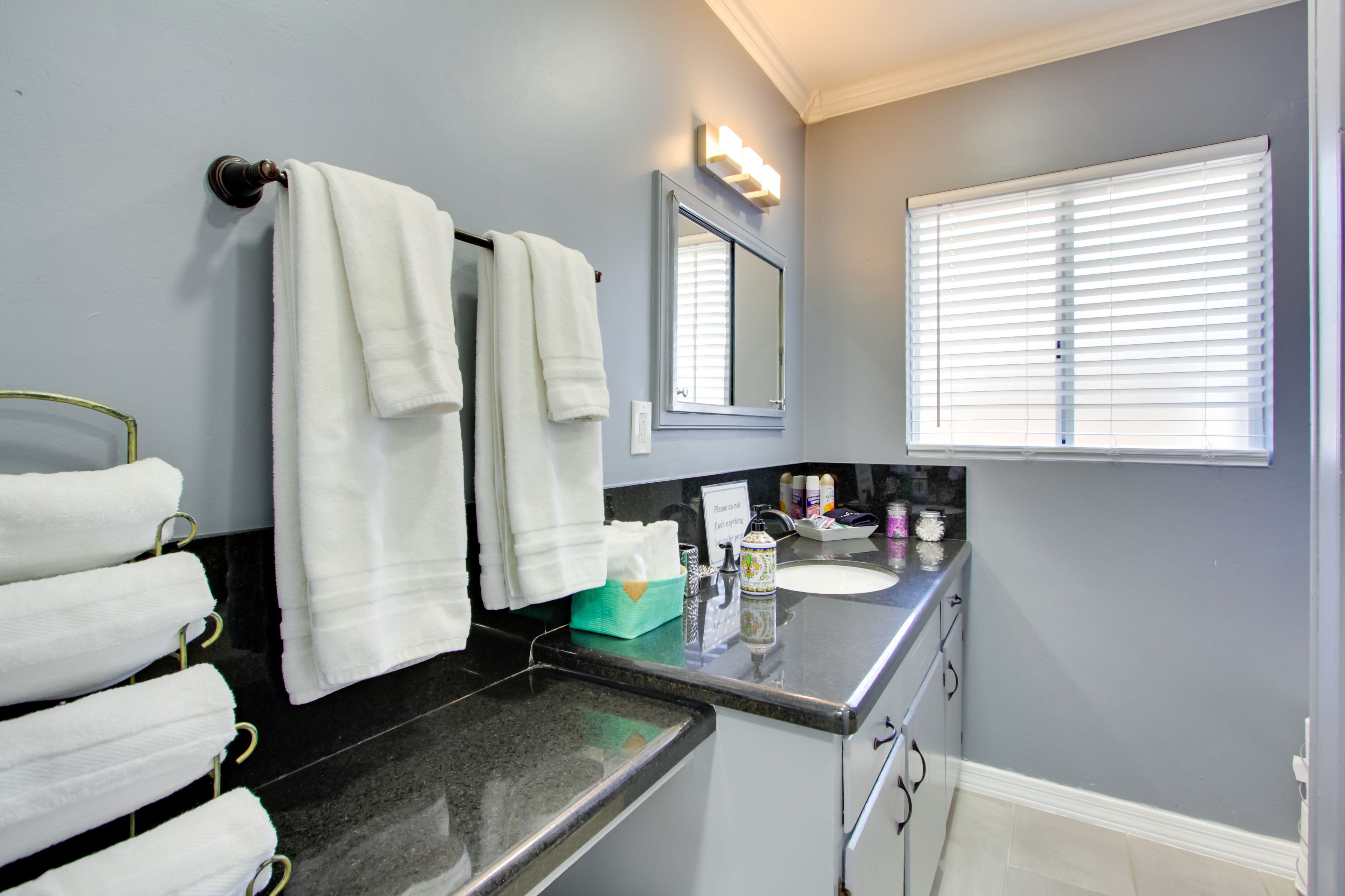 Full Bathroom | 1st Floor