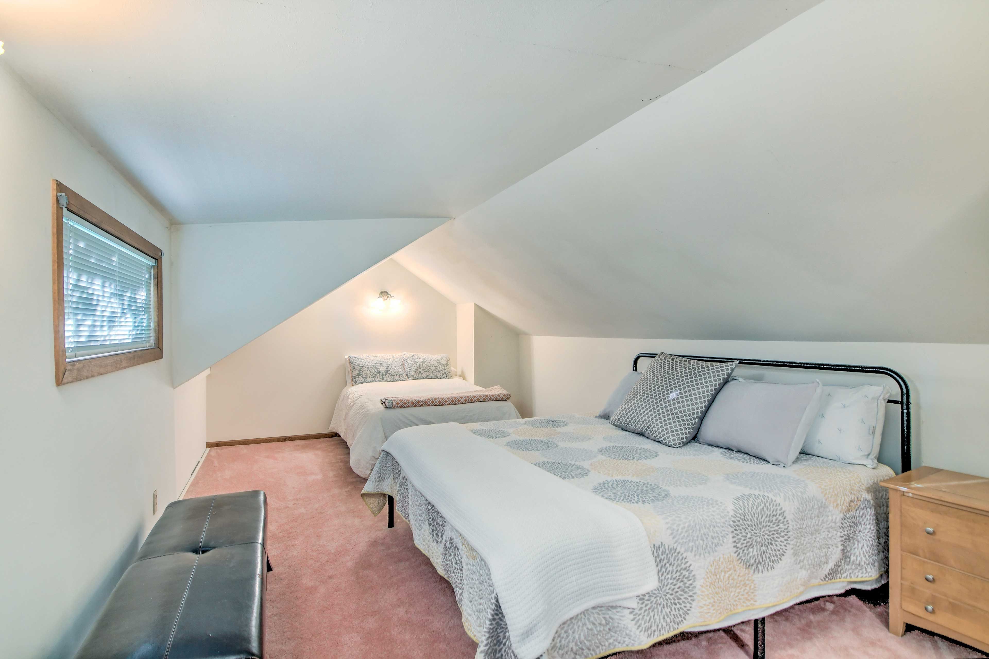 Bedroom 3 | King Bed | Full Bed