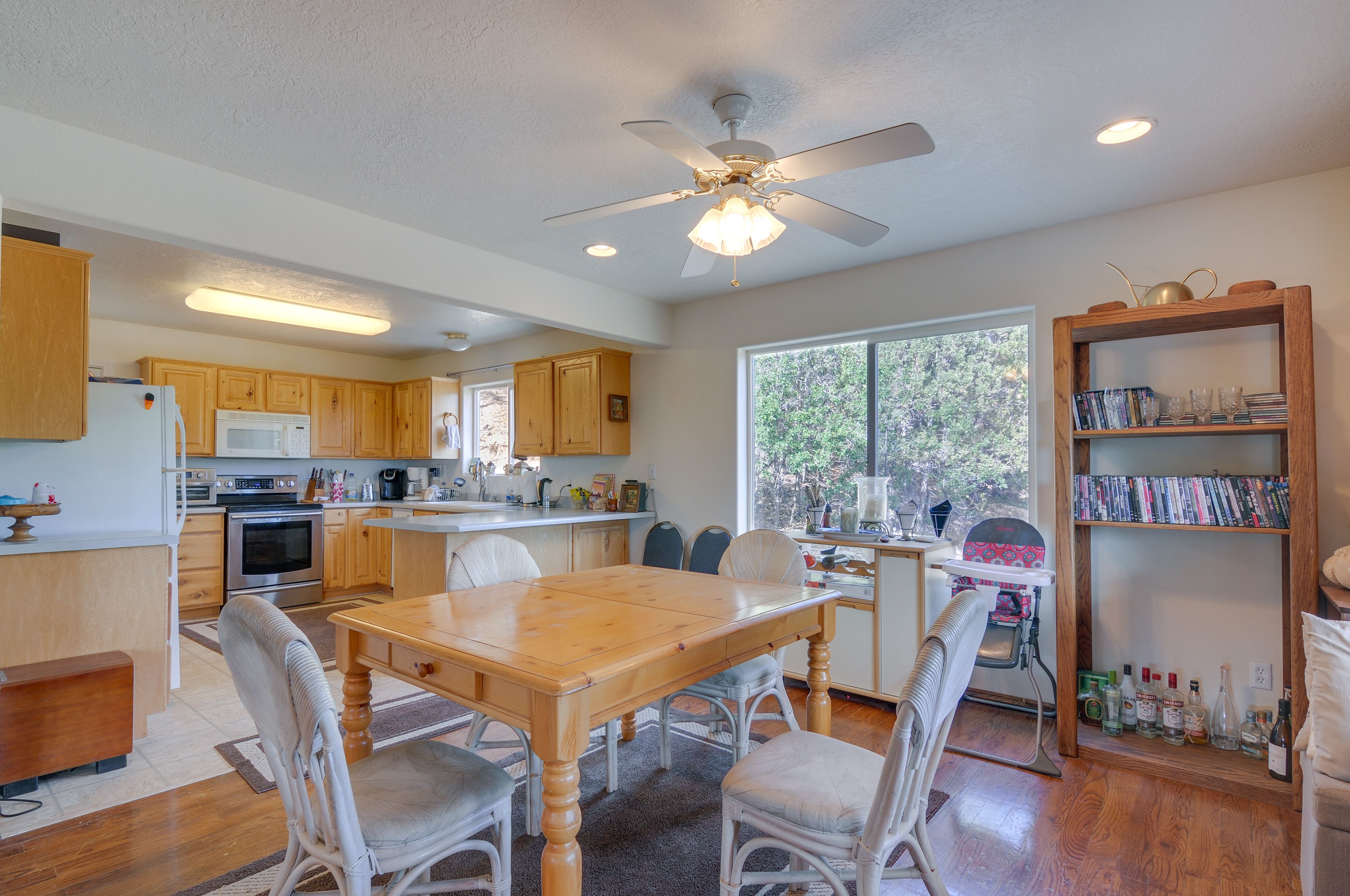 Dining Area | 4WD/AWD Necessary for Access | Towels/Linens | Free WiFi