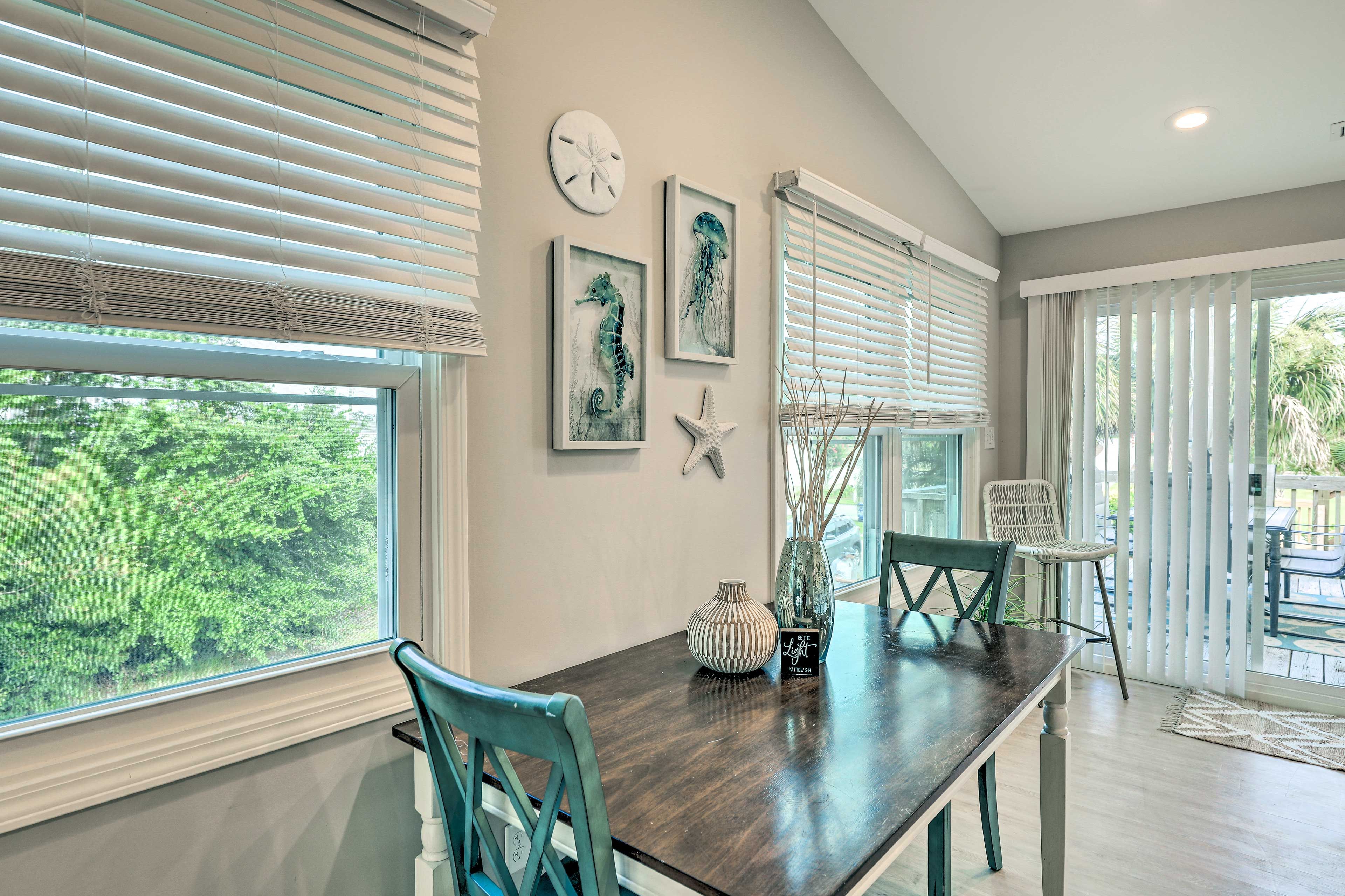 Dining Area | Dishware/Flatware | Trash Bags/Paper Towels