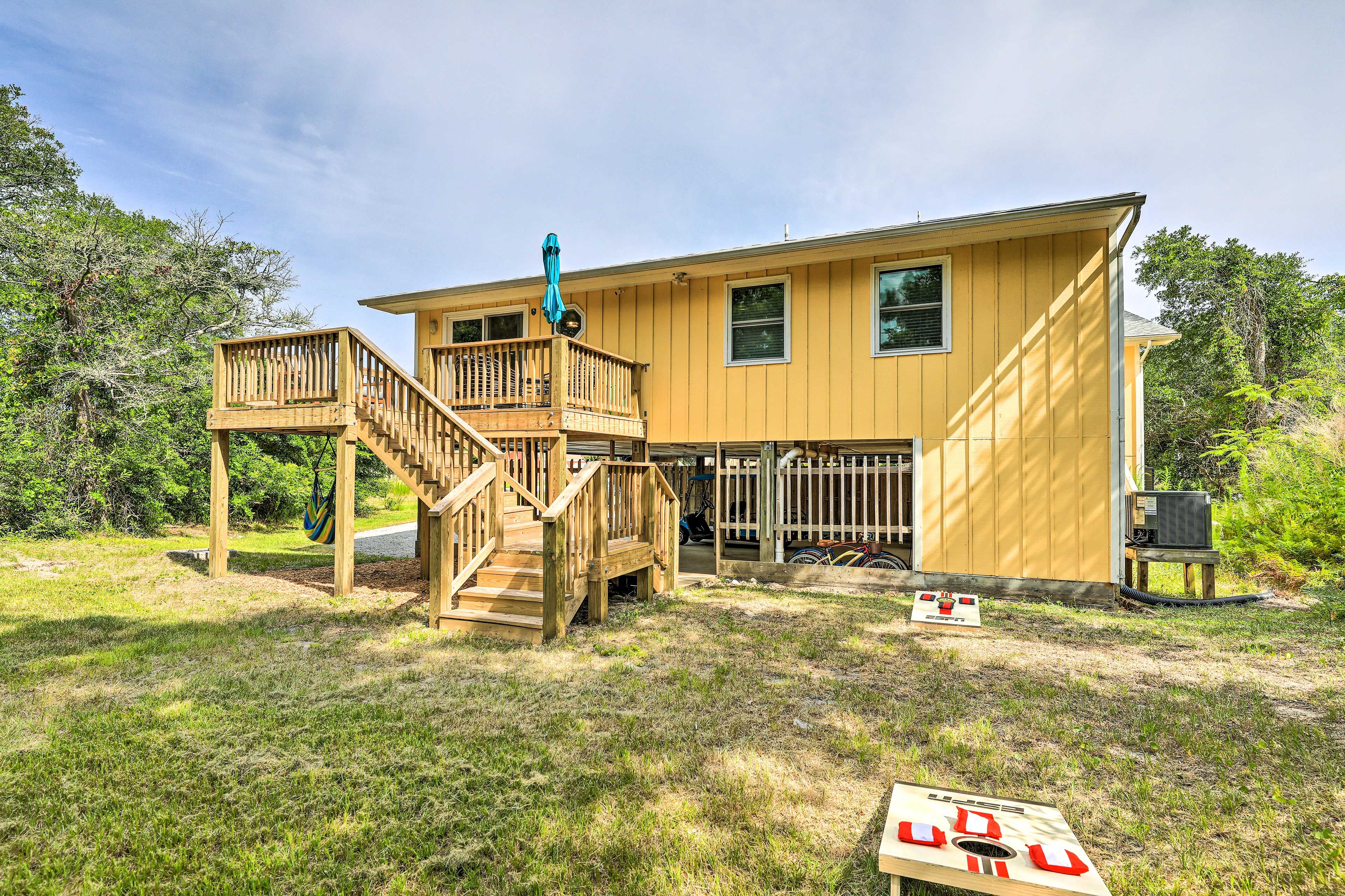 Exterior | Single-Story Home | Central Heating & Air Conditioning | Beach Gear
