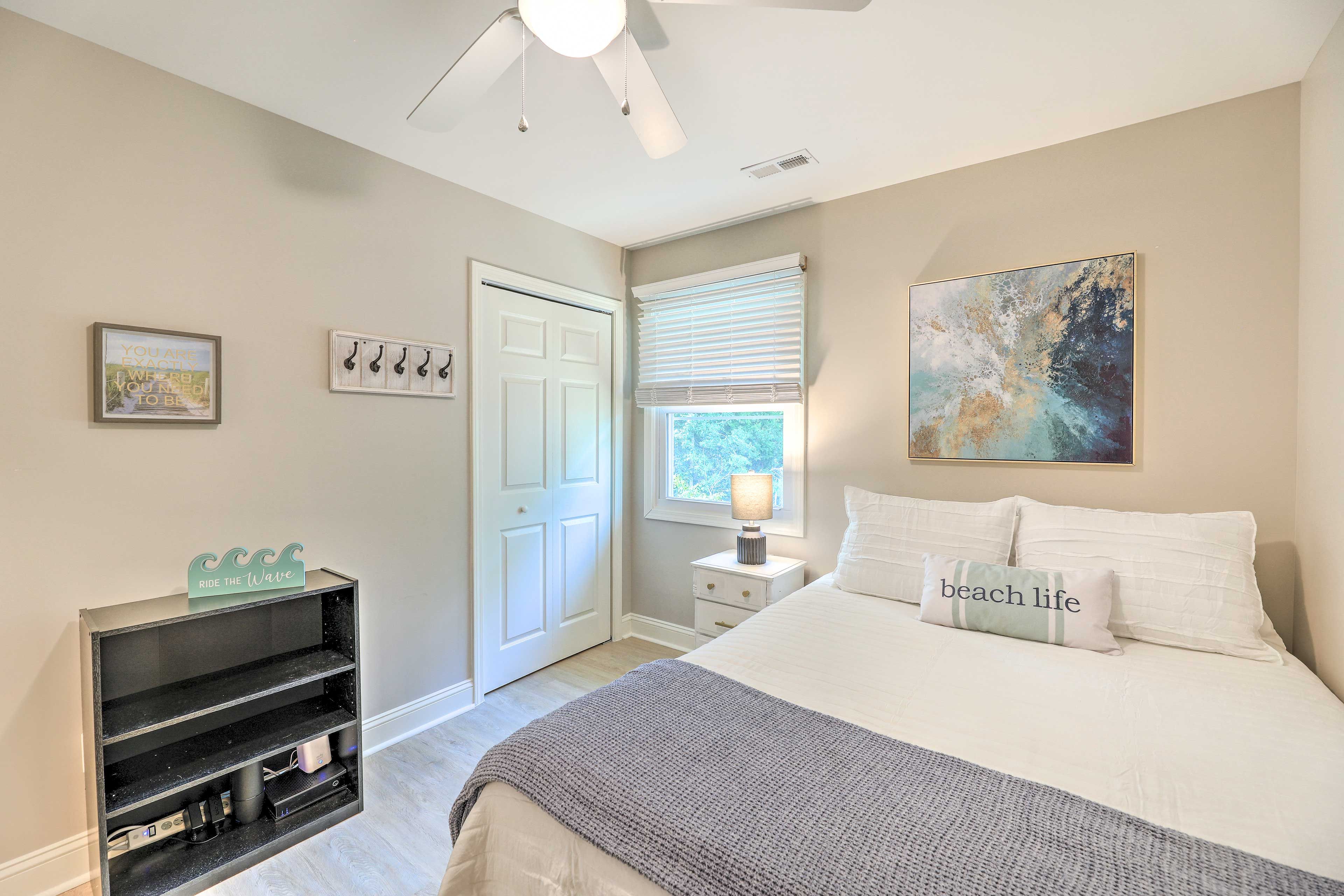 Bedroom 2 | Queen Bed | Hangers