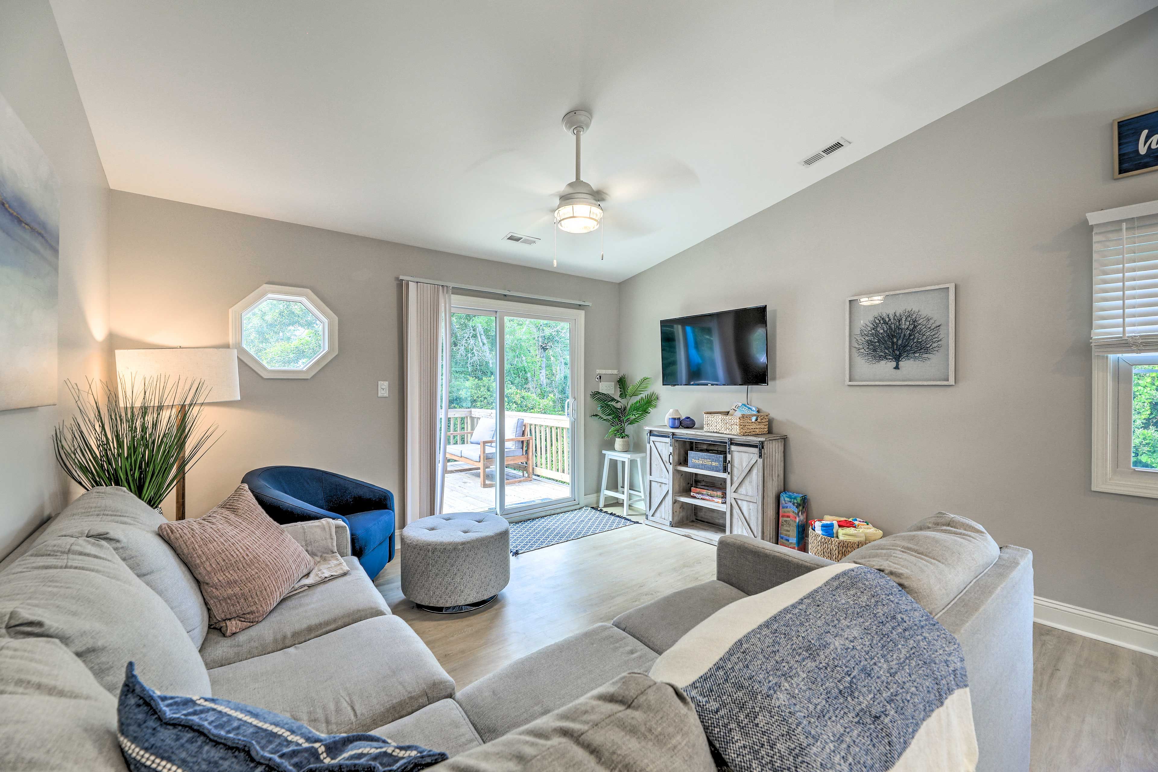 Living Room | Free WiFi | Smart TV | Board Games | Puzzle