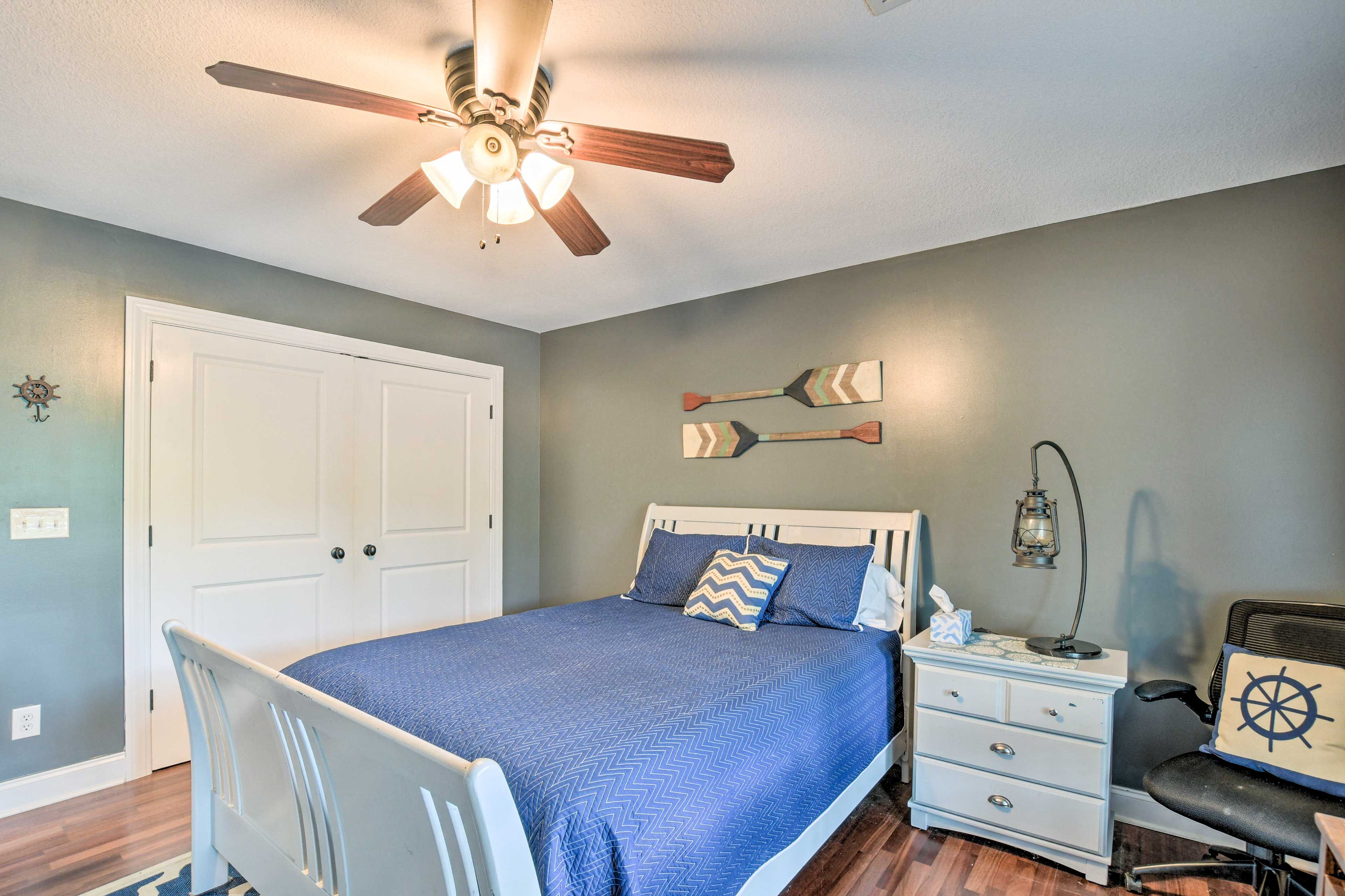 Bedroom 4 | Queen Bed
