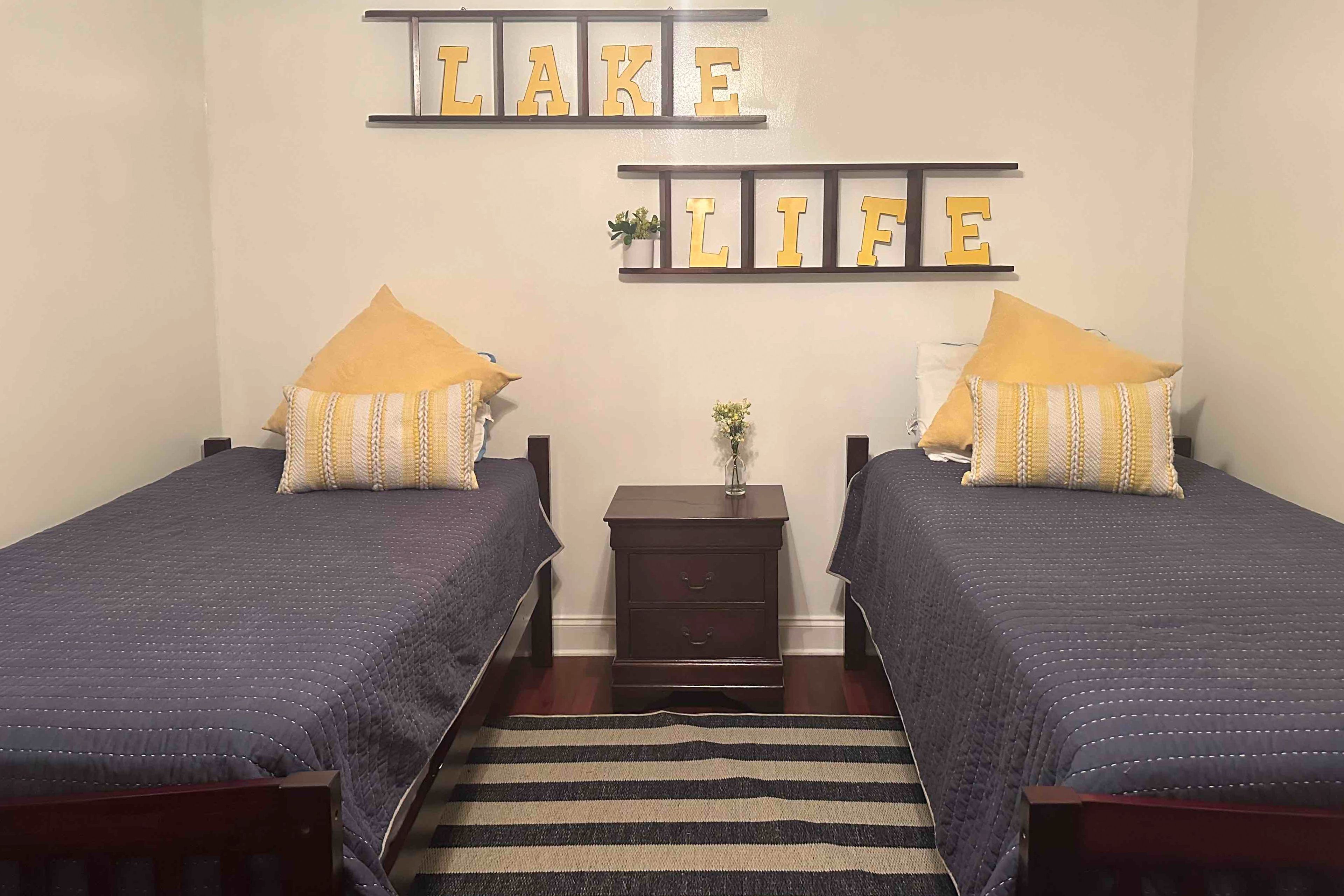 Bedroom 5 | 2 Twin Beds