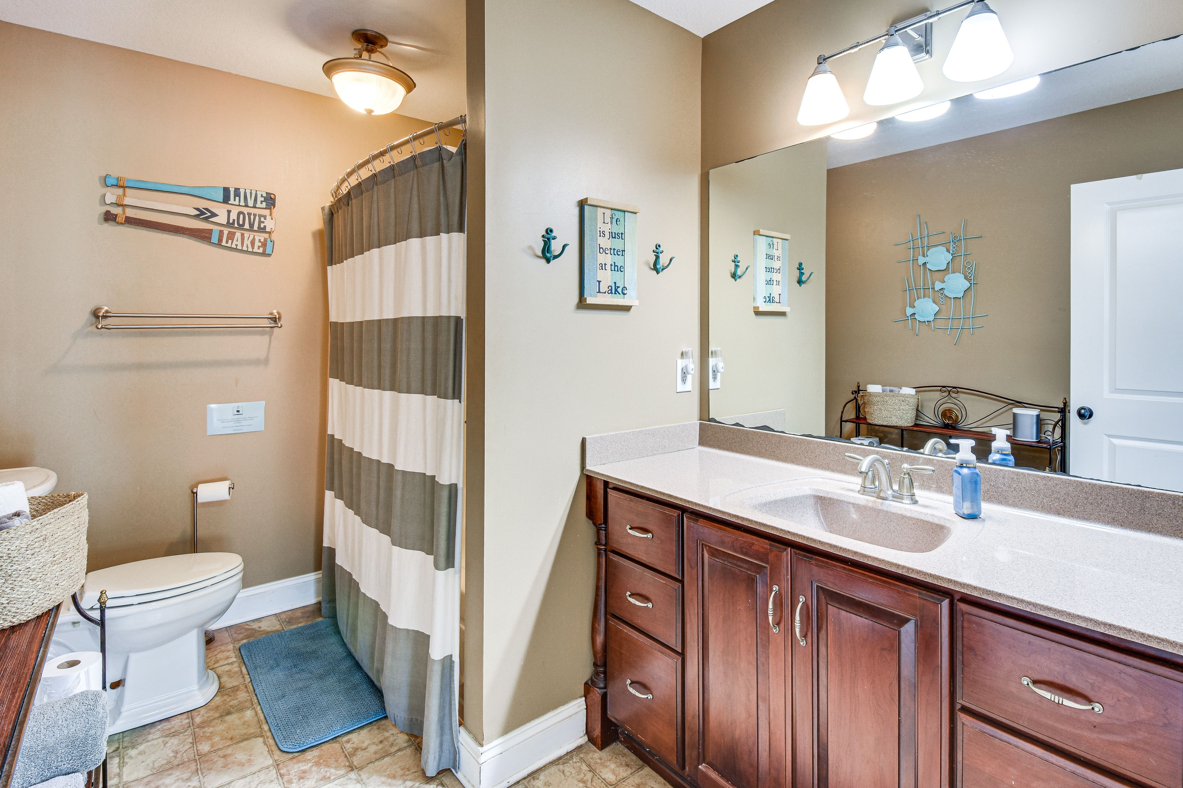 Full Bathroom