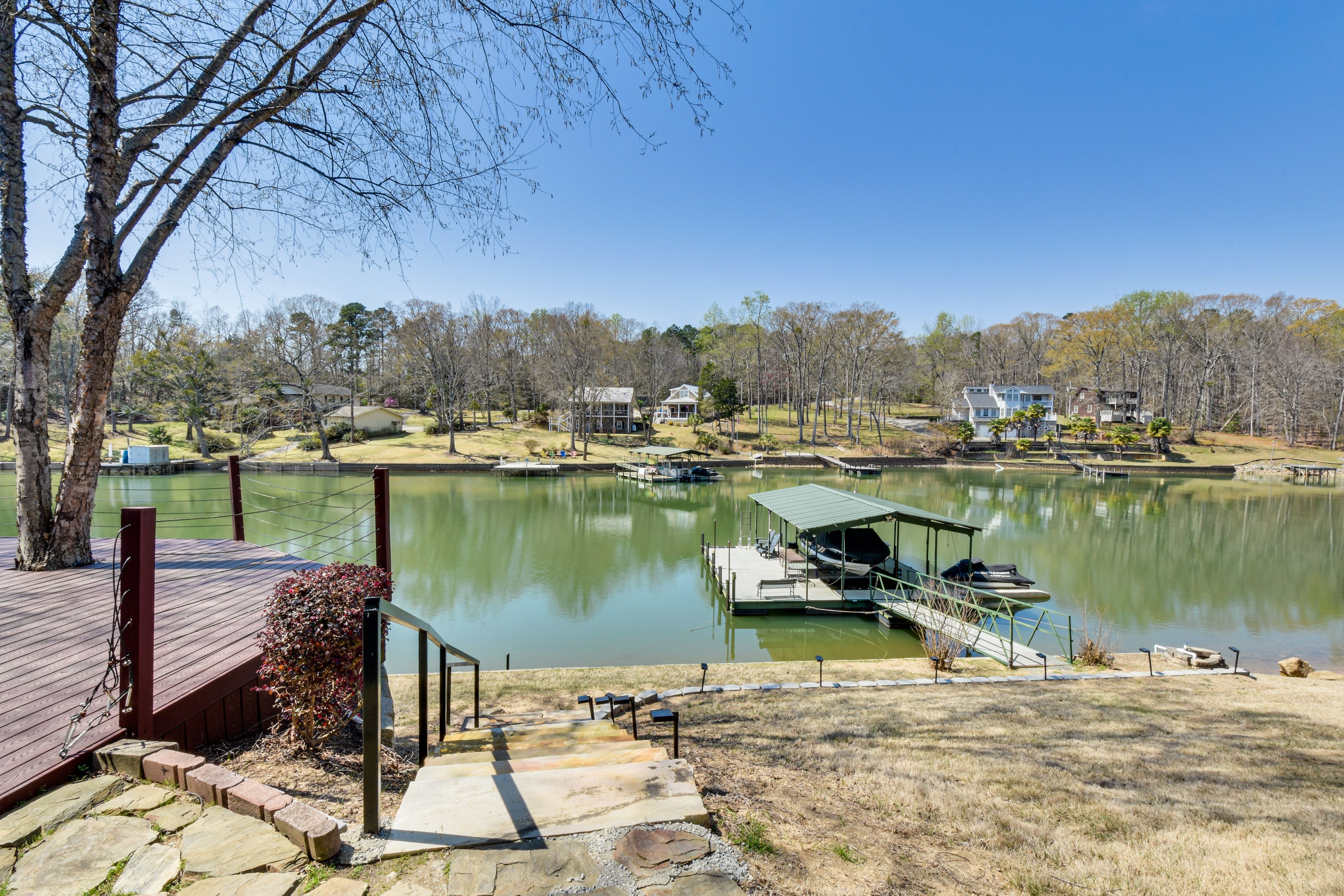 Direct Access to Lake Secession | Kayaks Provided