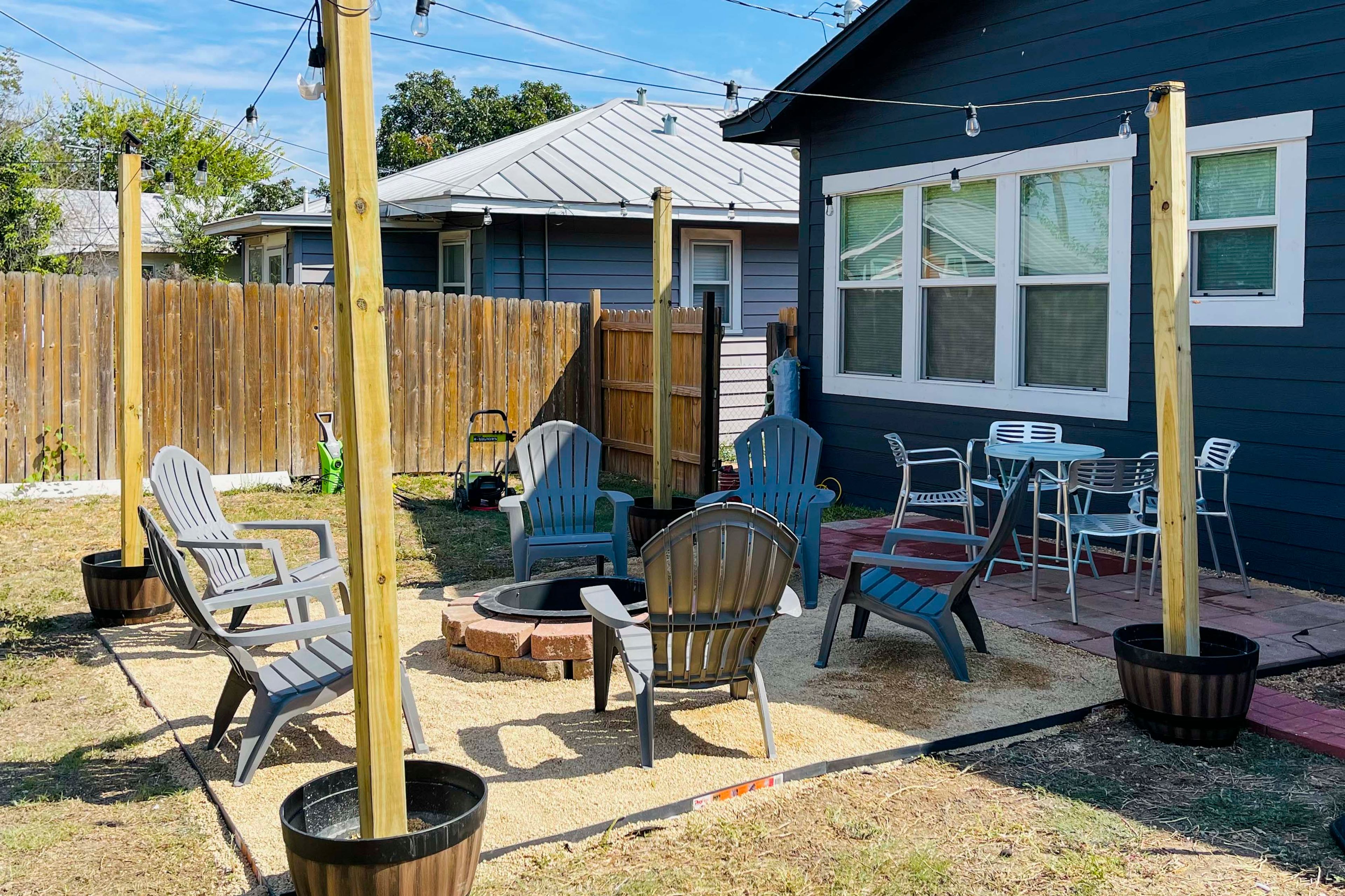 Backyard | Fire Pit | Yard Games | Grill