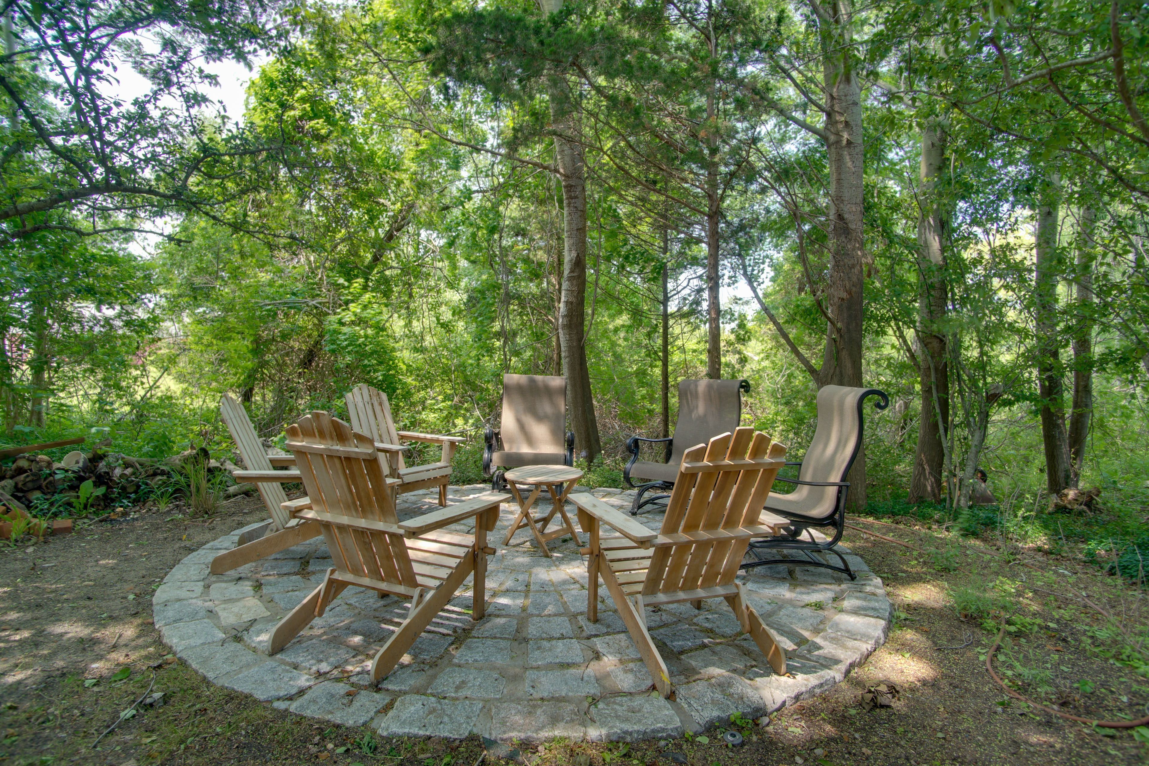 Oak Bluffs Vacation Rental | Studio | 1BA | 4 Steps to Enter | 100 Sq Ft