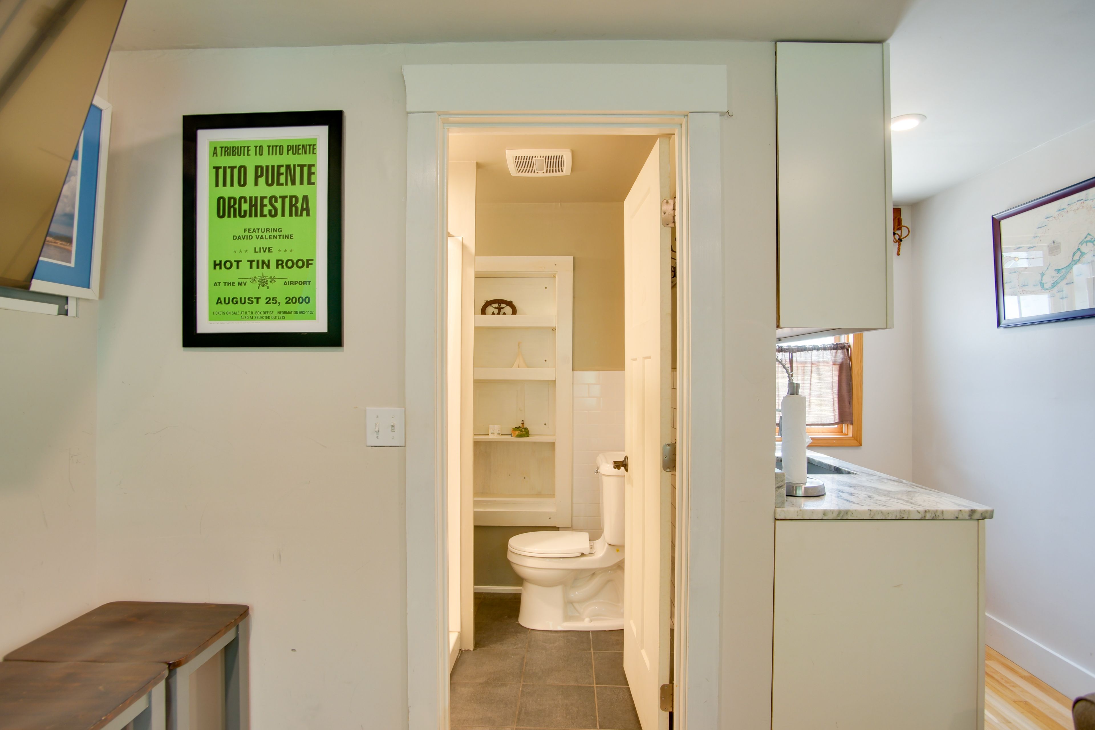 Studio | Full Bathroom | Towels Provided