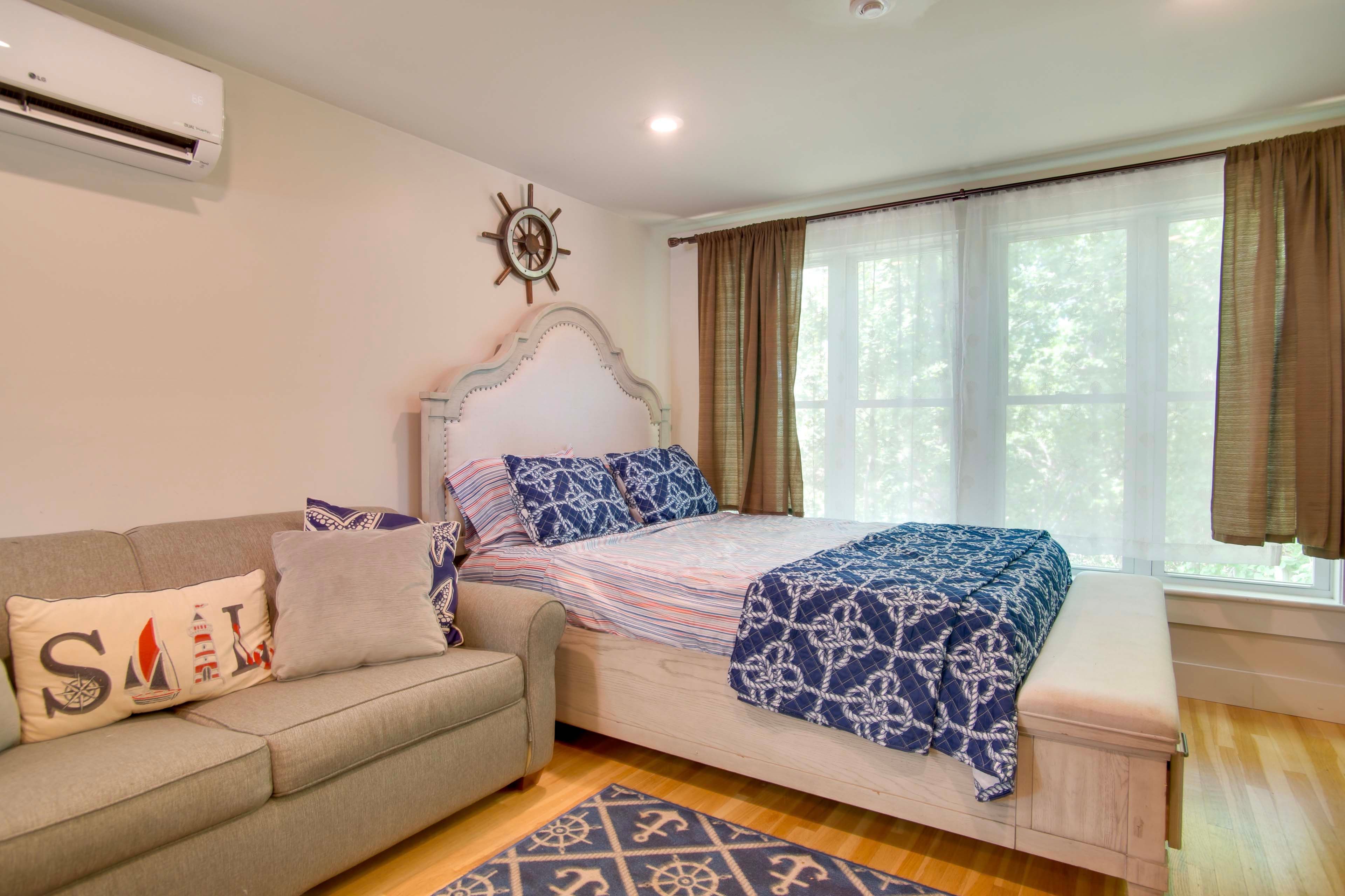 Studio | Sleeping Area | Queen Bed | Twin Sleeper Sofa | Linens Provided