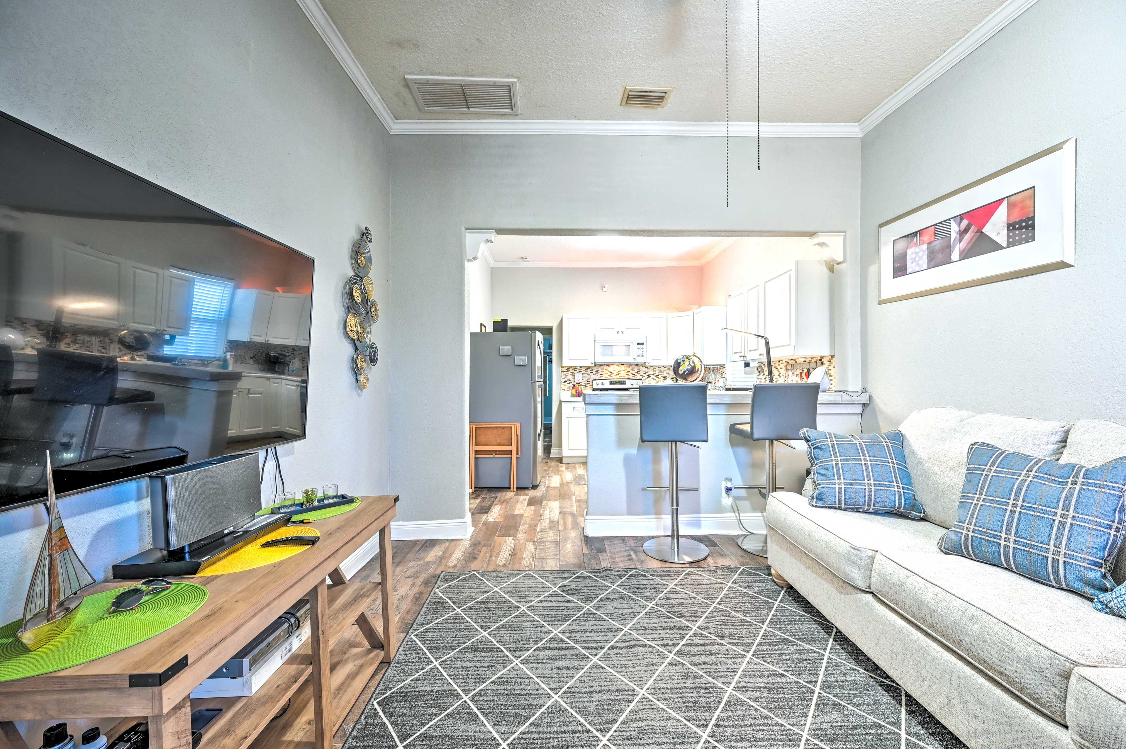 Tampa Vacation Rental | 1BR | 1BA | 600 Sq Ft | Stairs Required
