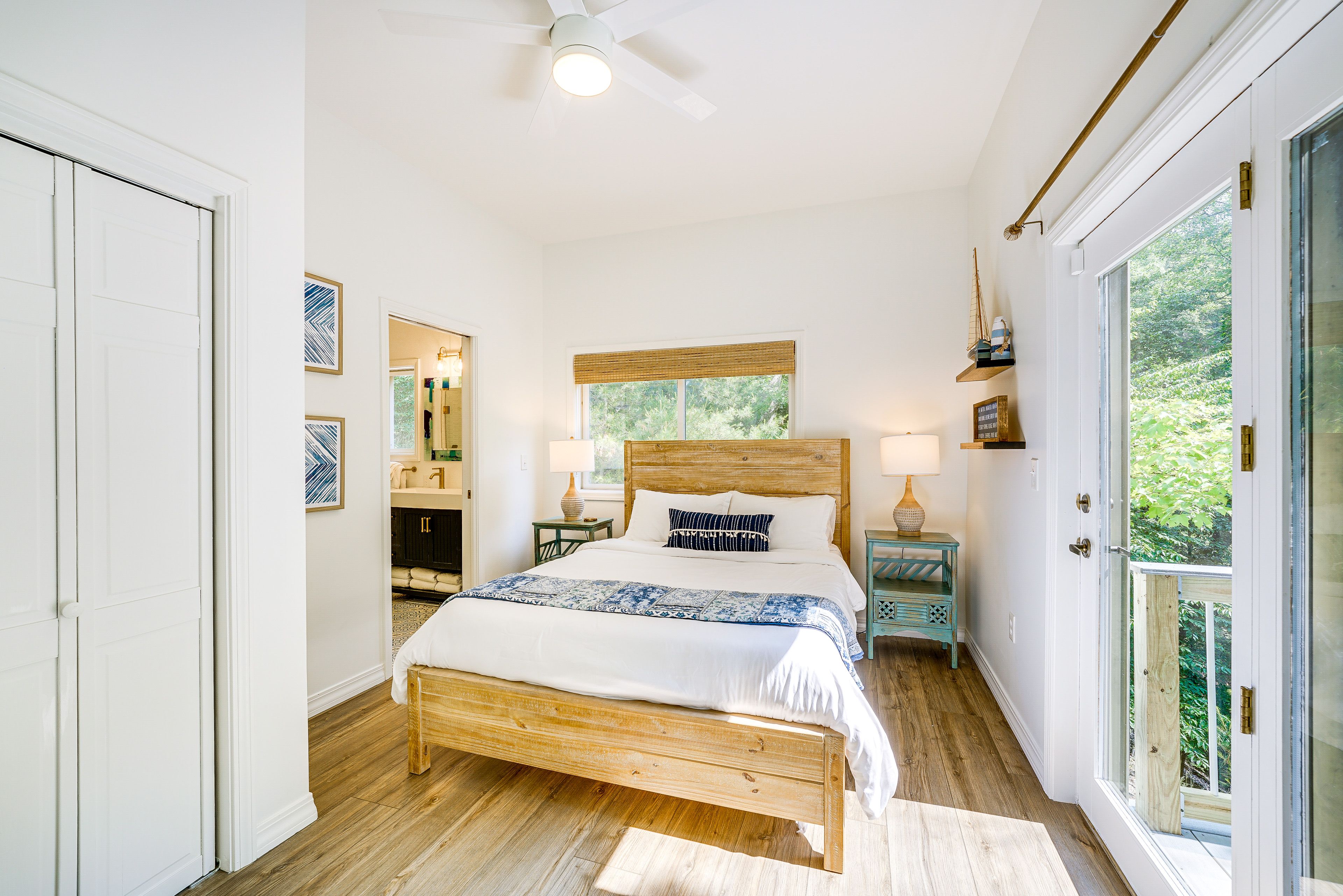 Bedroom 1 | Queen Bed | 2nd Floor | Smart TV