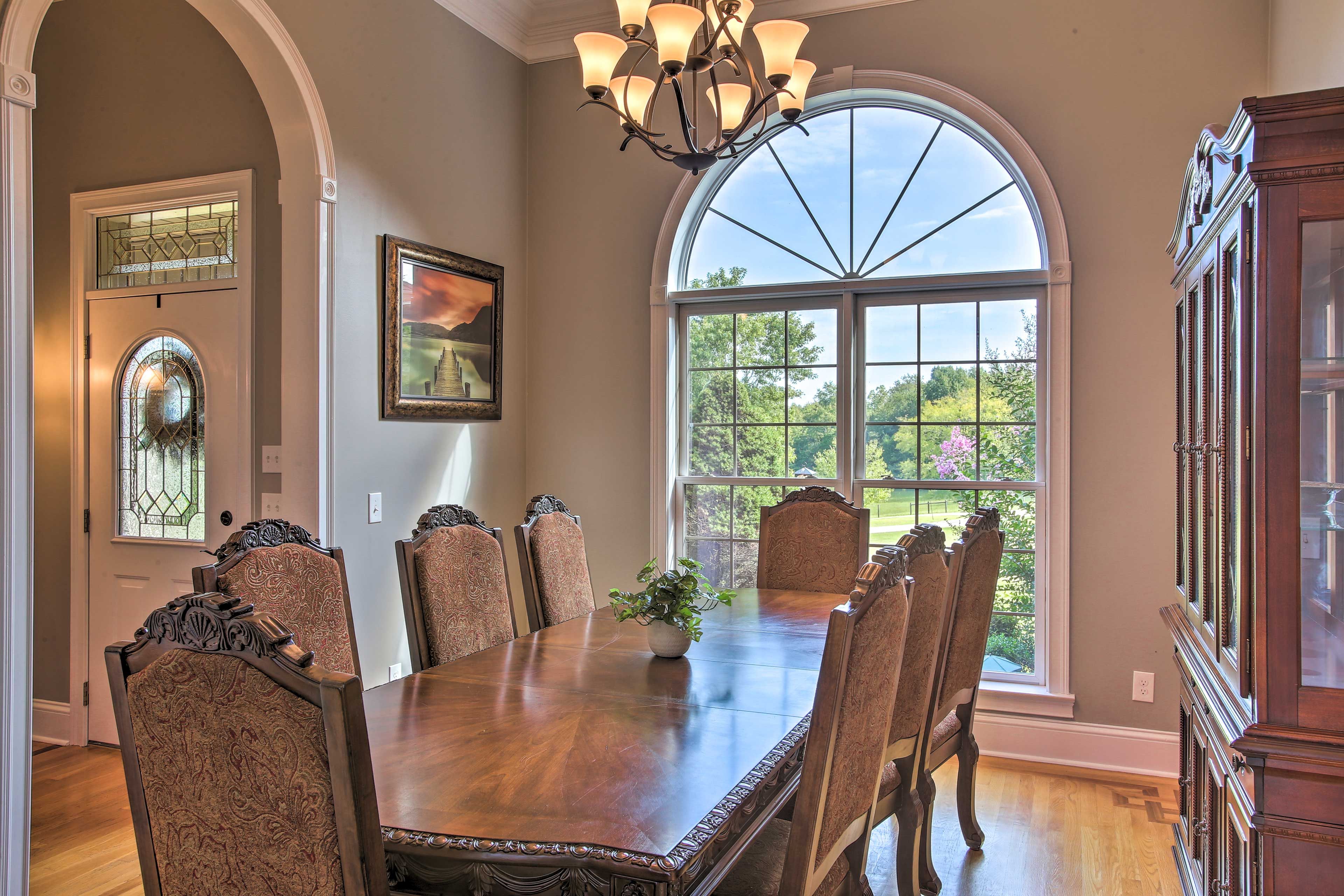 Formal Dining Area | Dishware Provided | Main Level