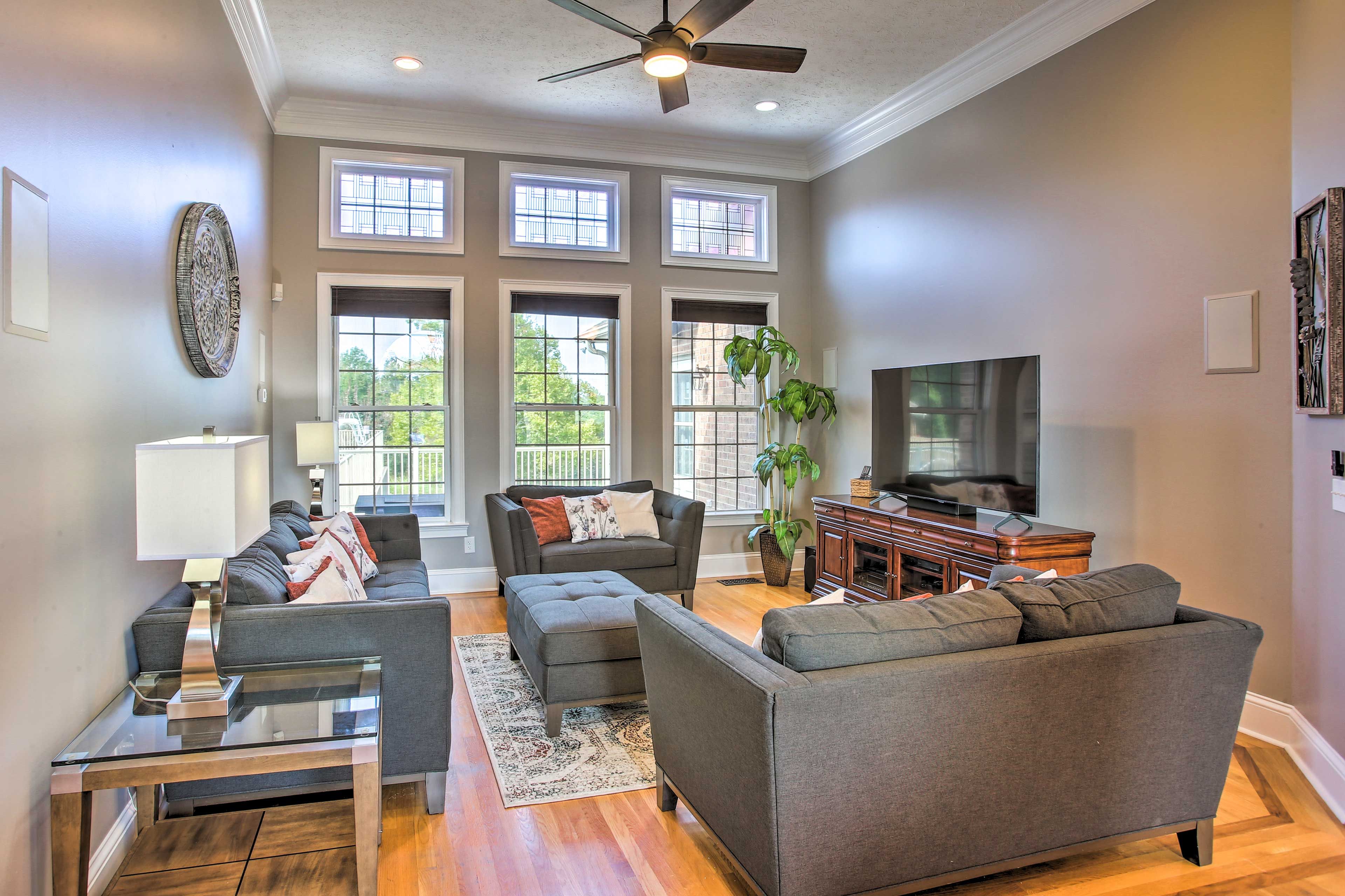 Living Area | Main Level | Central Air Conditioning | Smart TV
