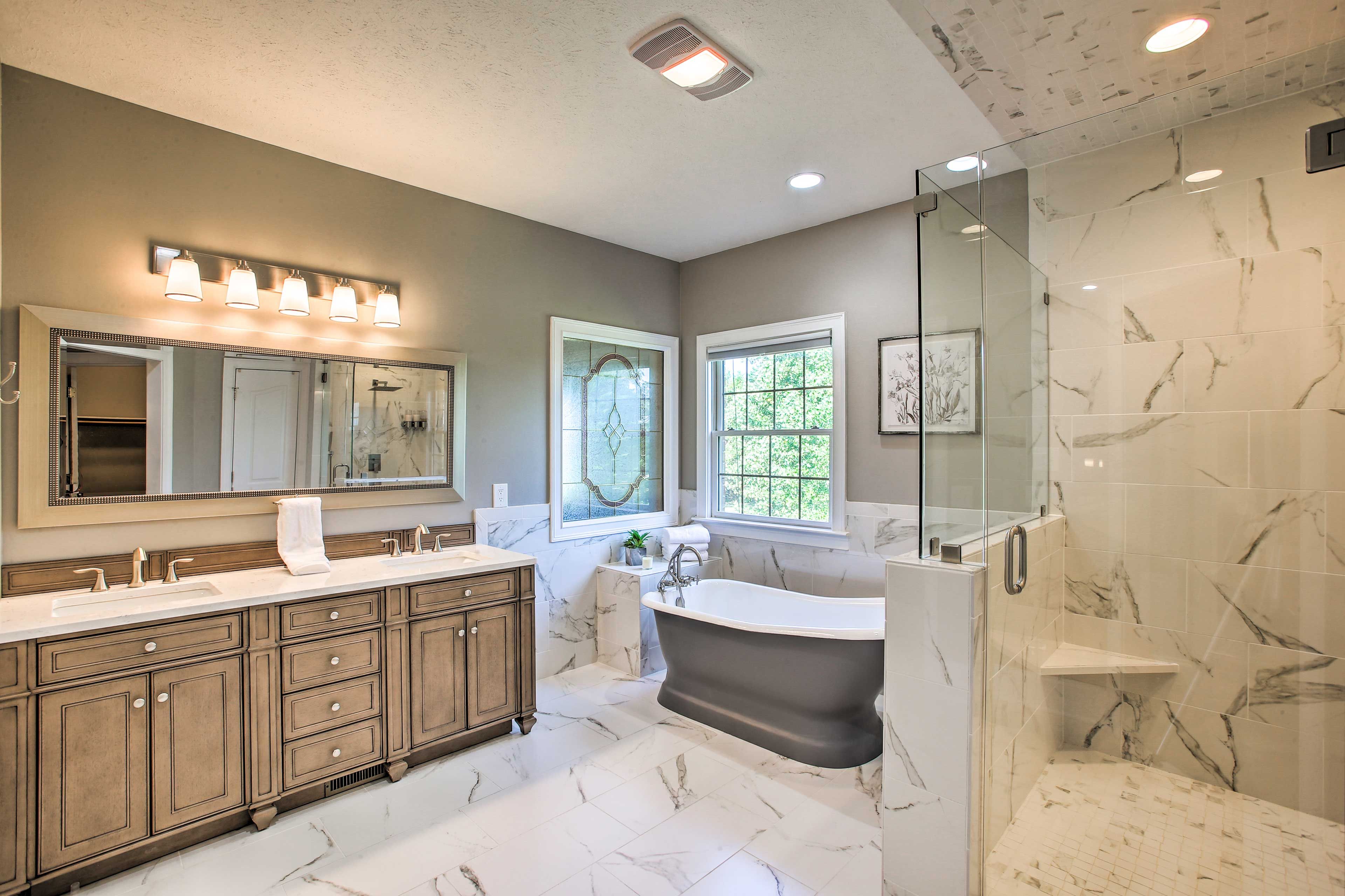 En-Suite Bathroom | Towels Provided