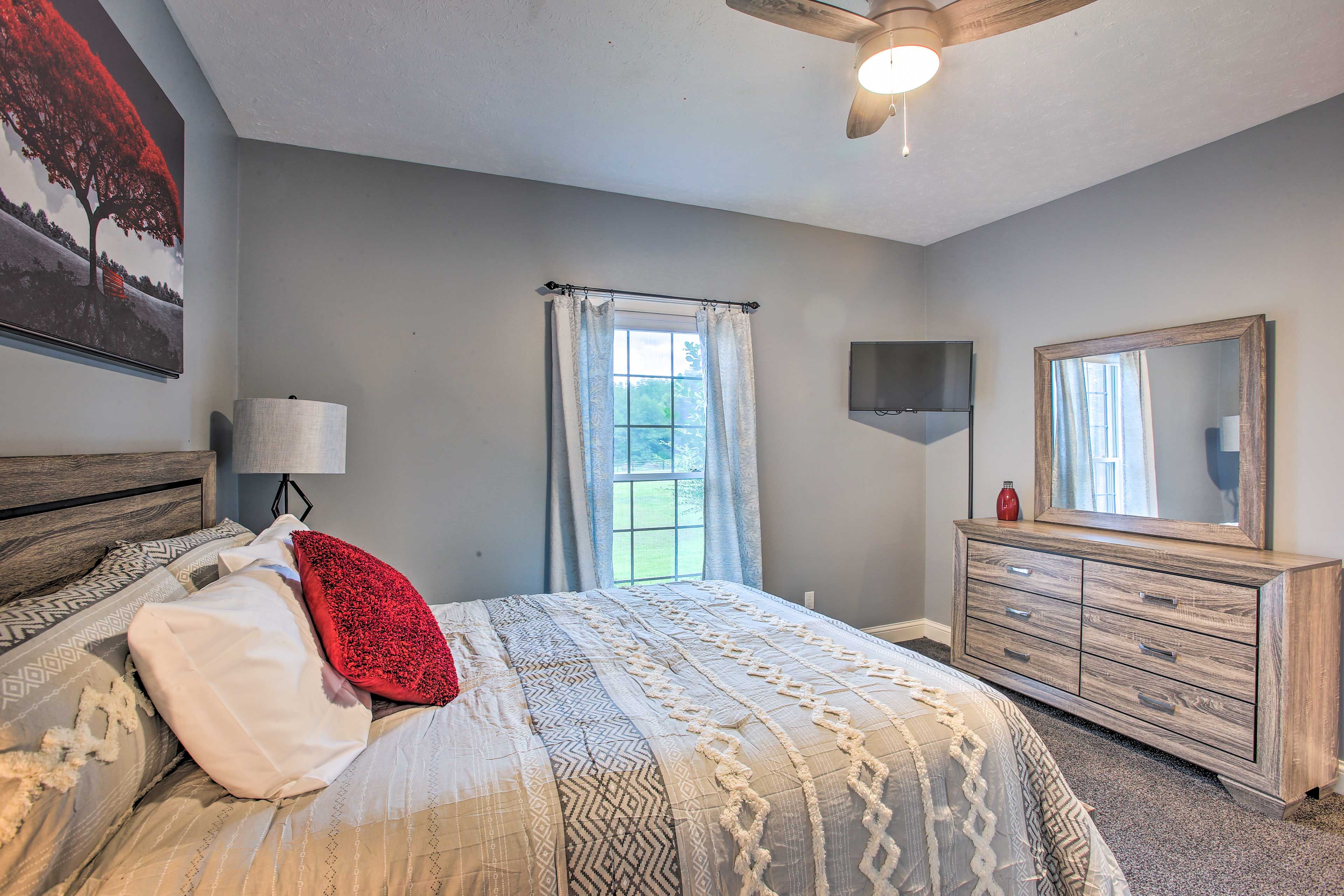 Bedroom 3 | Queen Bed | Smart TV | Main Level