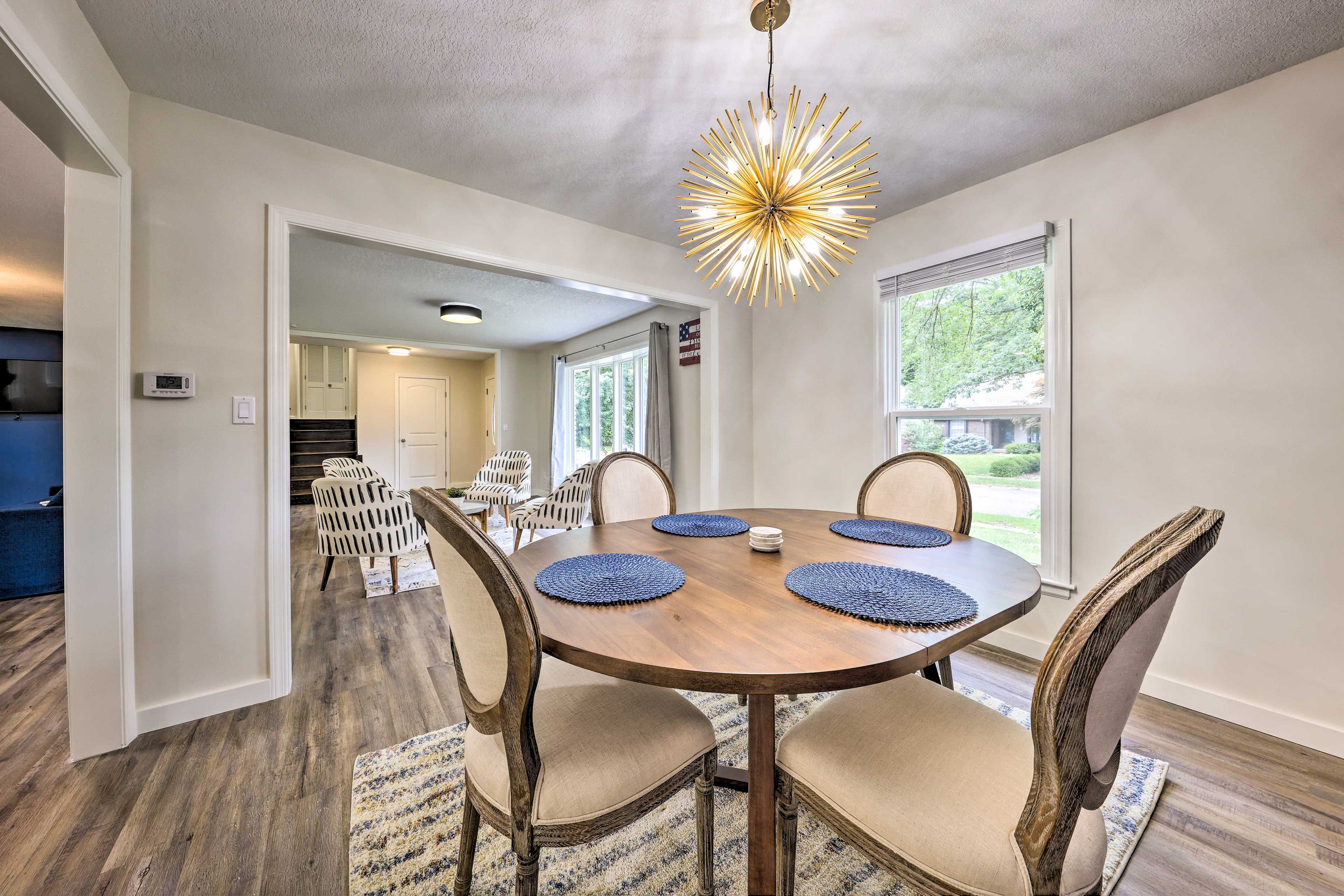 Dining Area | Main Floor