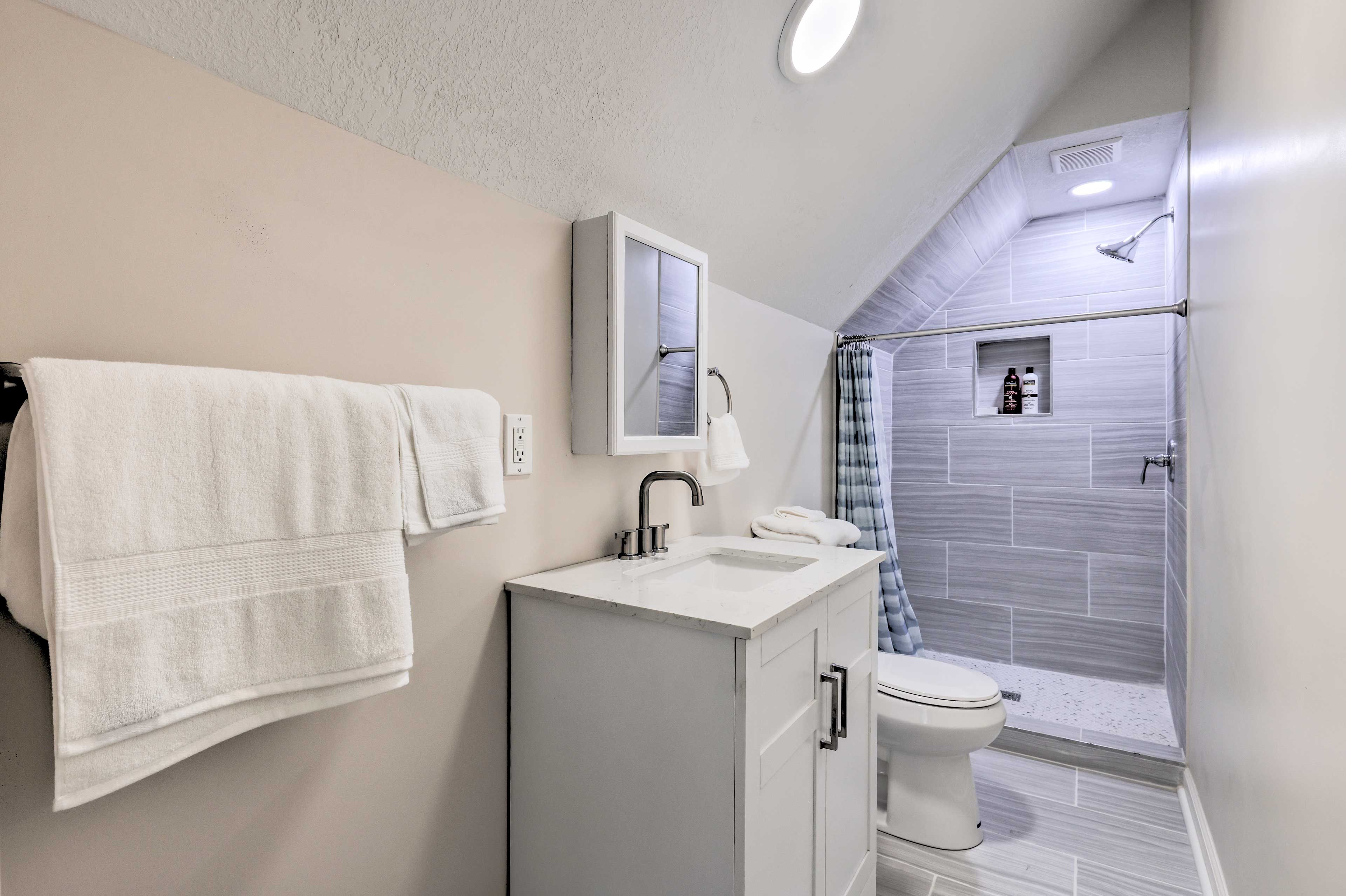 Full Bathroom