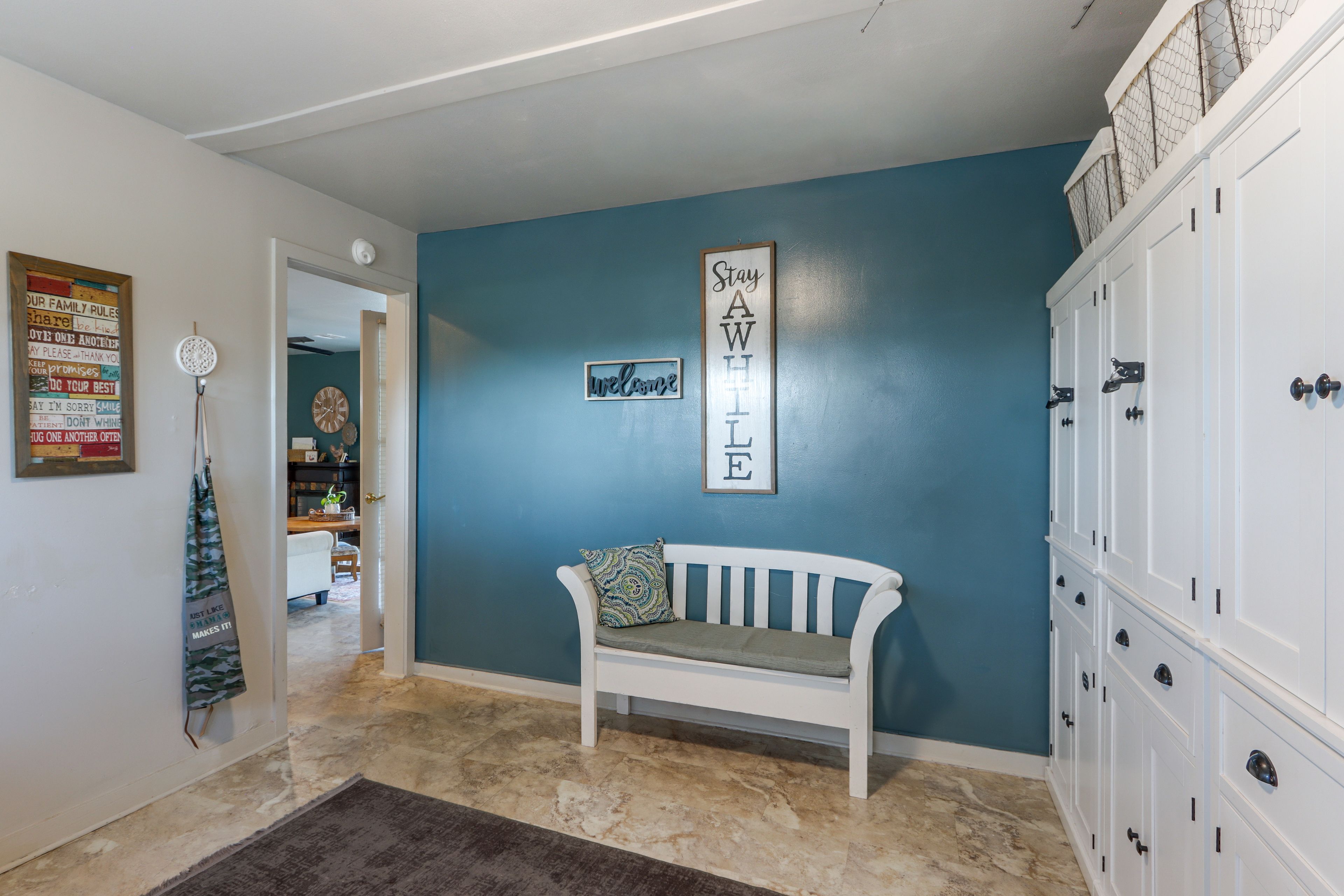 Mud Room | Washer/Dryer