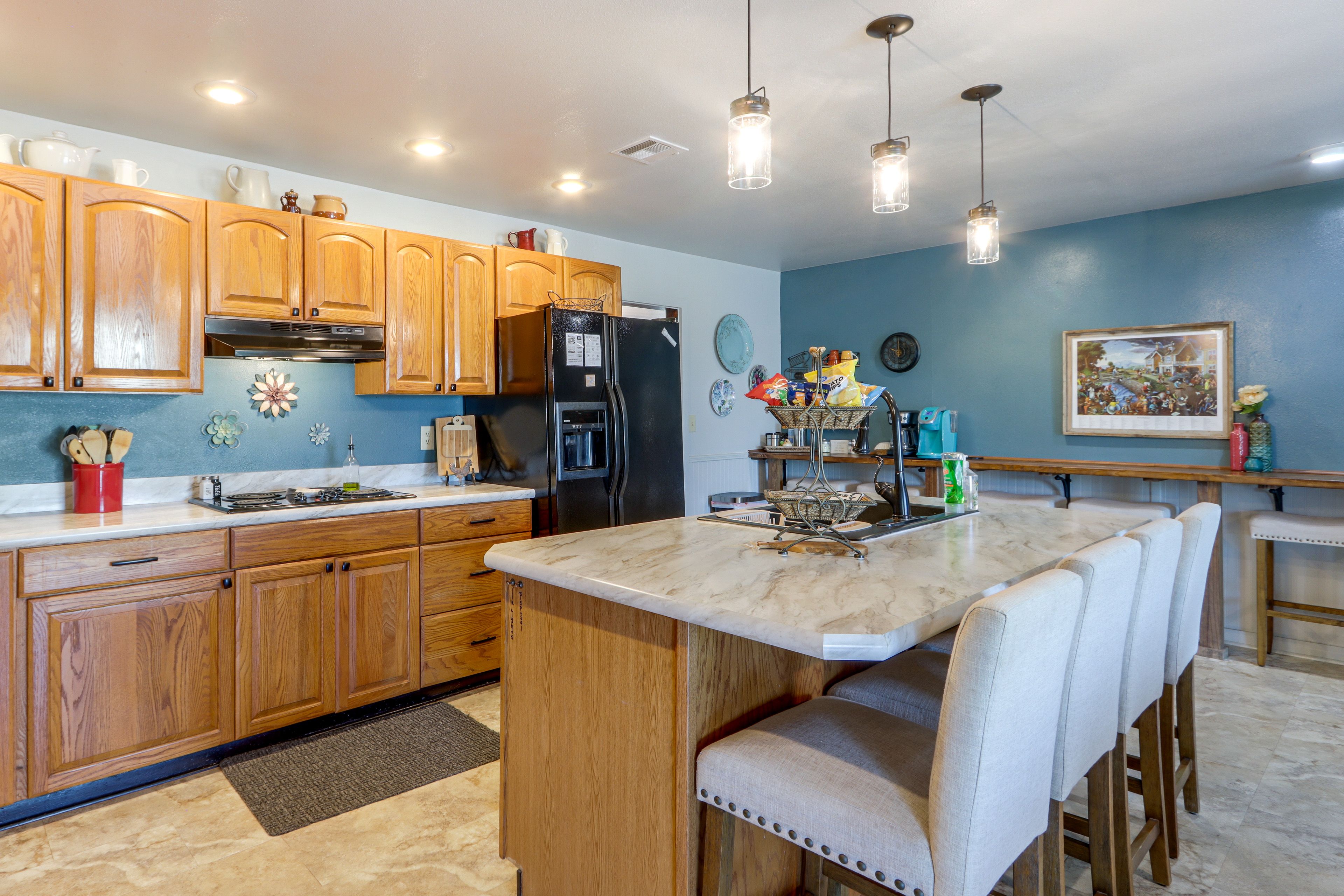 Kitchen | Ample Dining Space
