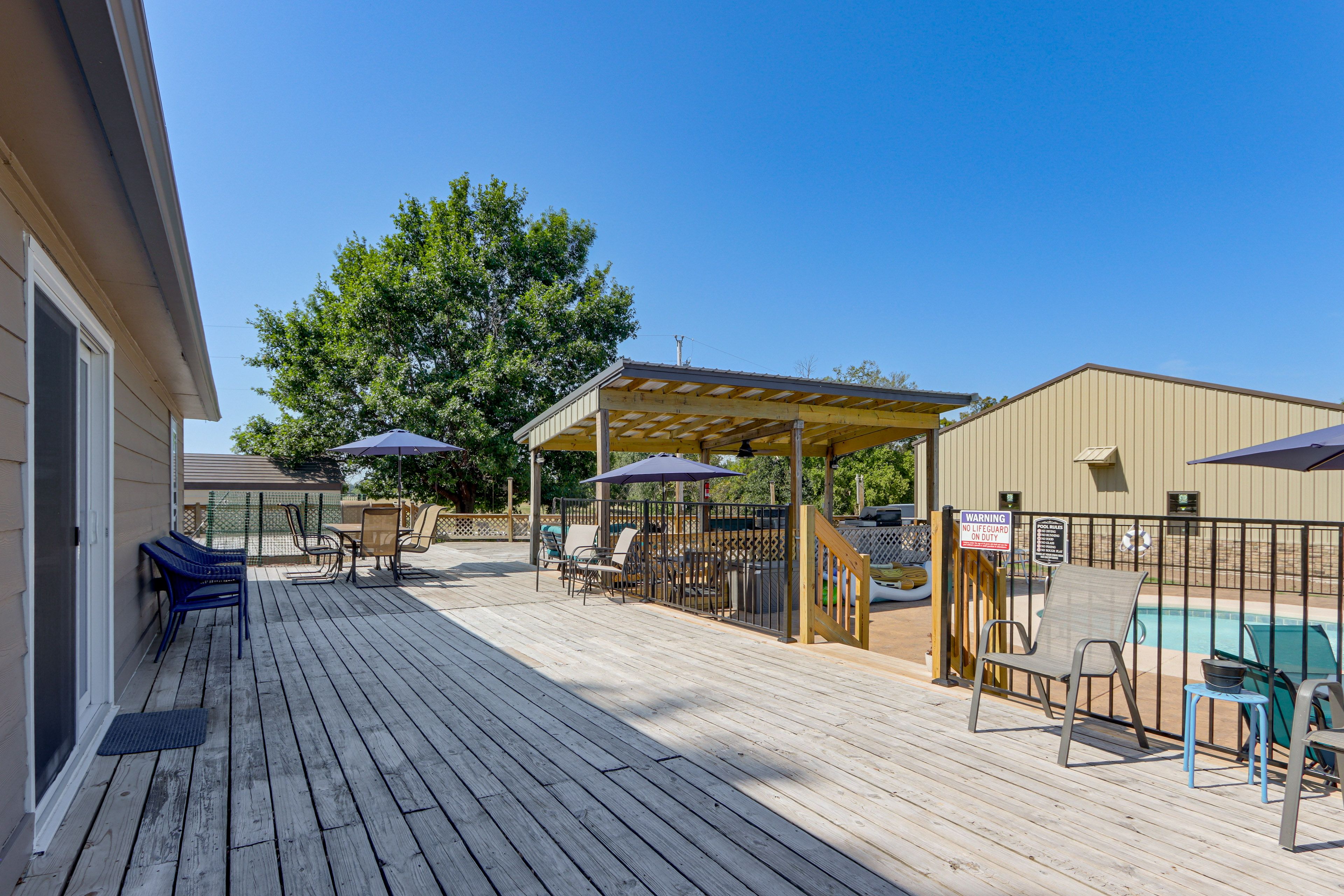 Furnished Deck