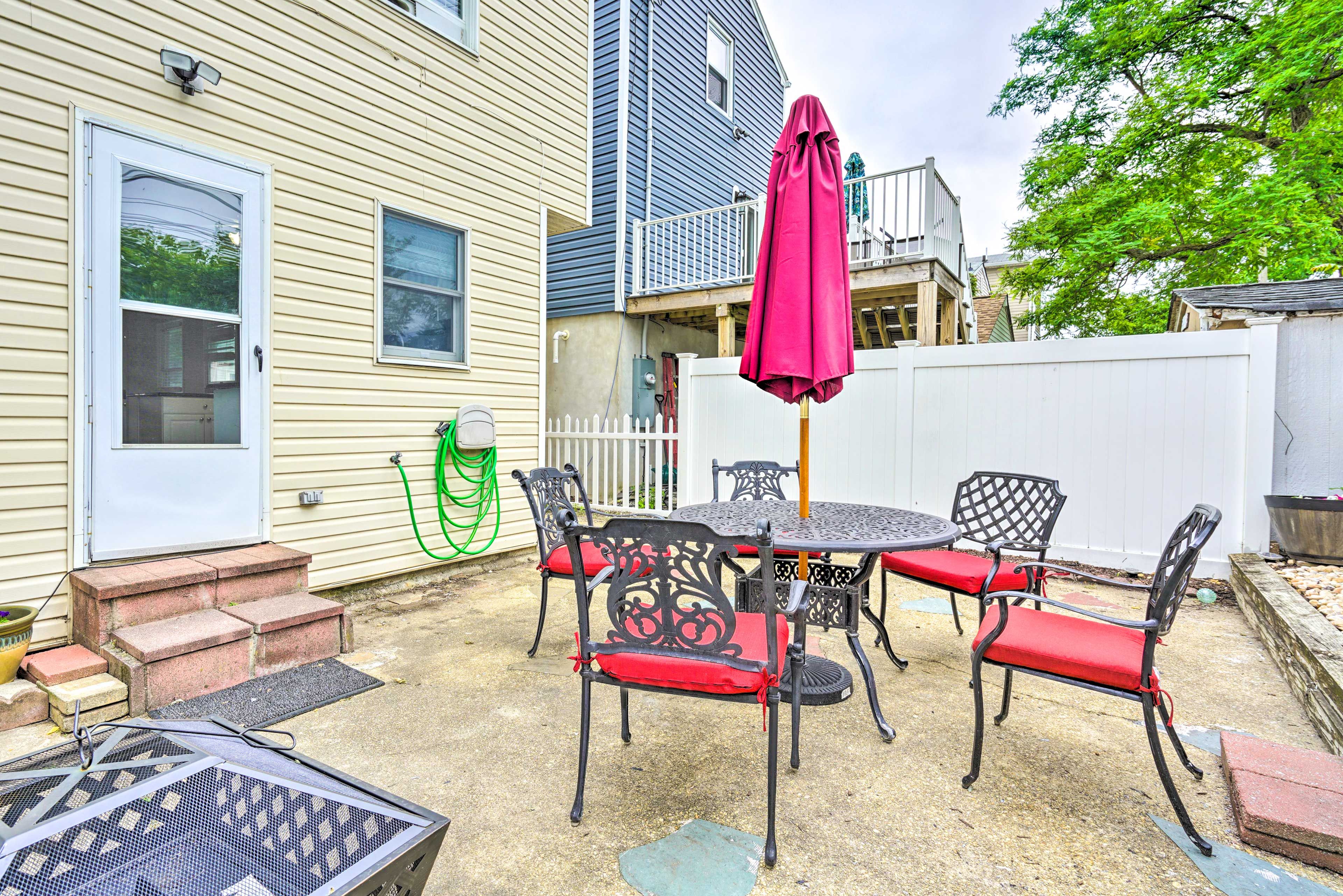 Keansburg Vacation Rental | 2BR | 2BA | Stairs Required | 1,224 Sq Ft
