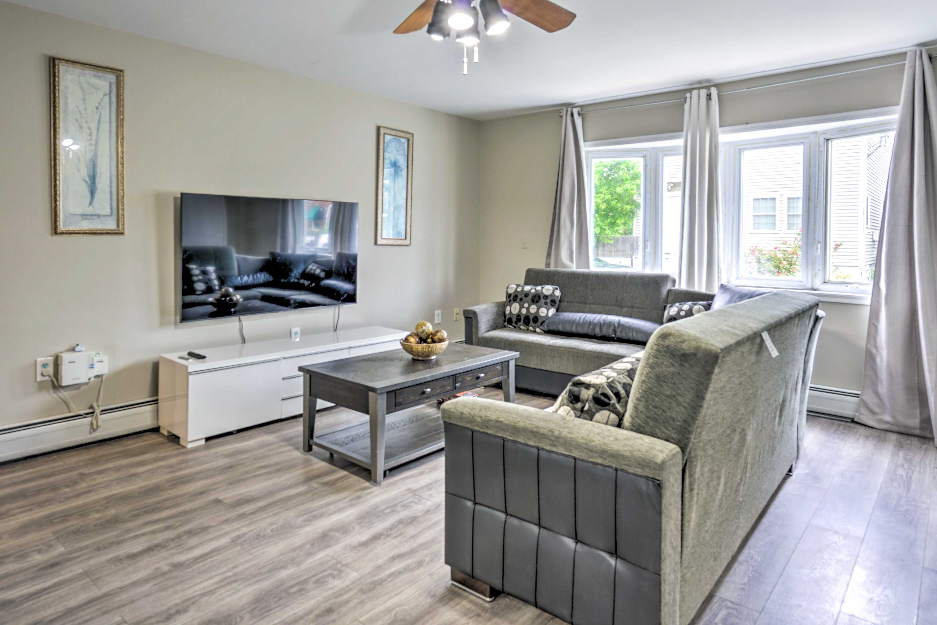 Living Room | 1st Floor | Smart TV w/ Streaming Services
