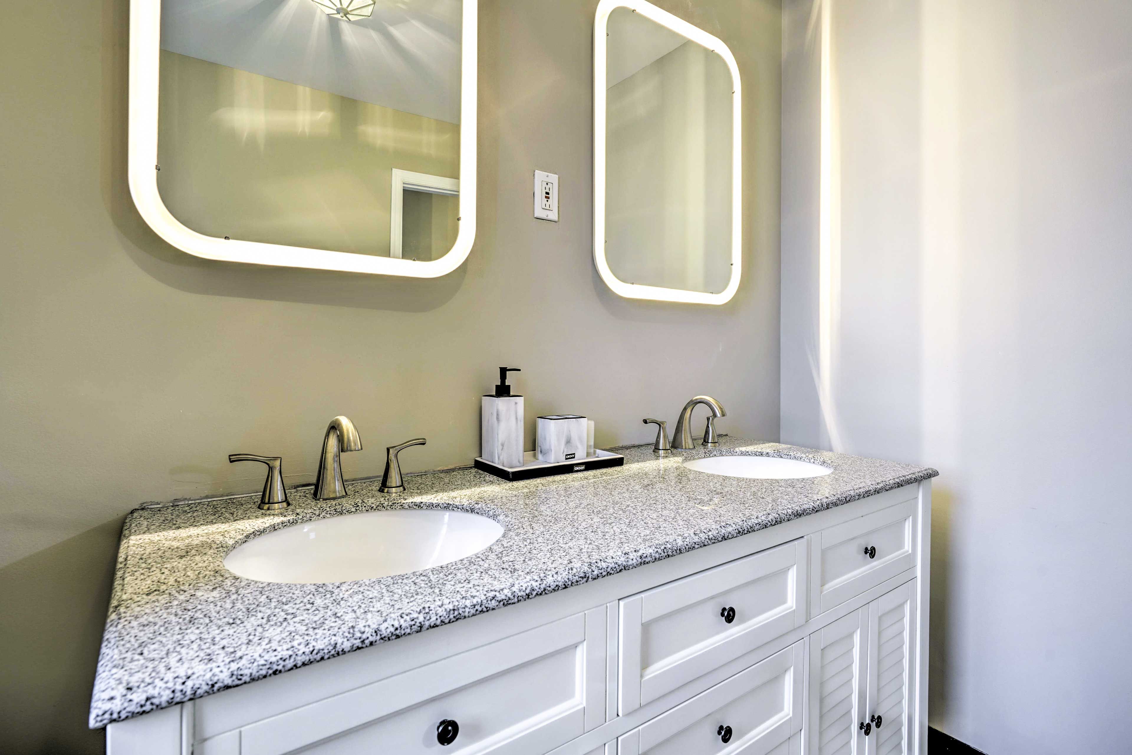 Bathroom | 2nd Floor | Towels Provided | Hair Dryer