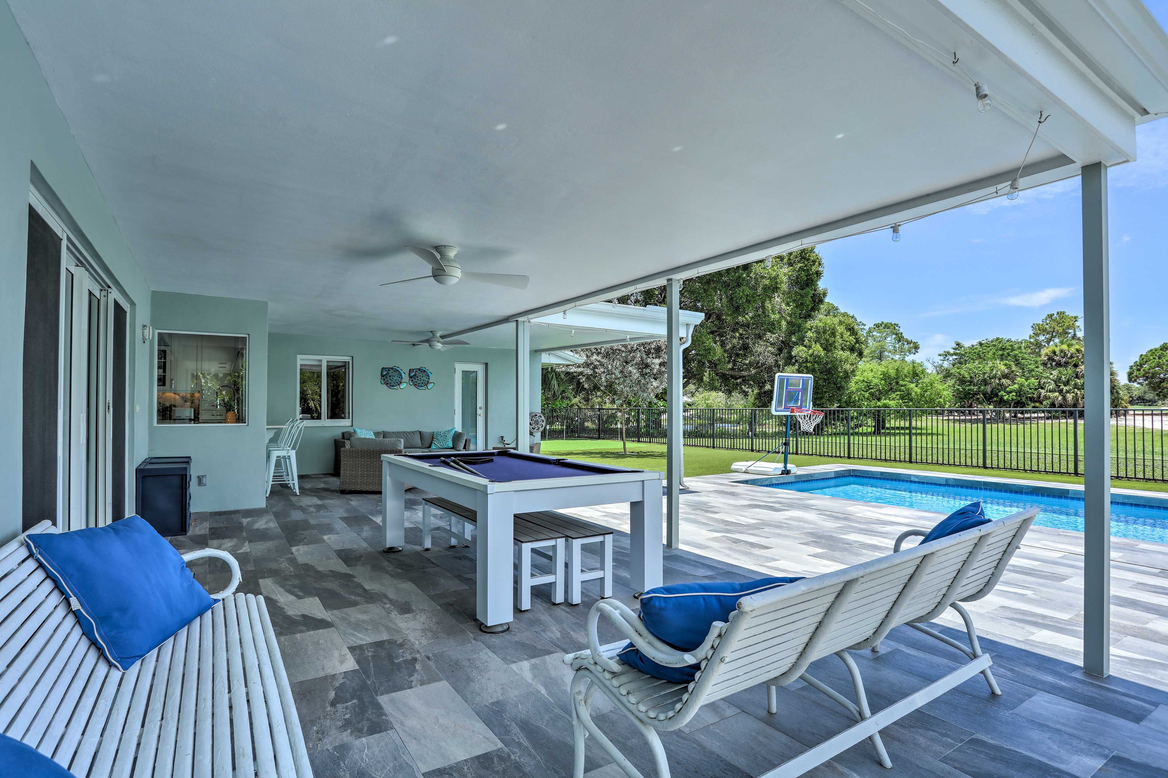 Covered Patio | Indoor/Outdoor Bar