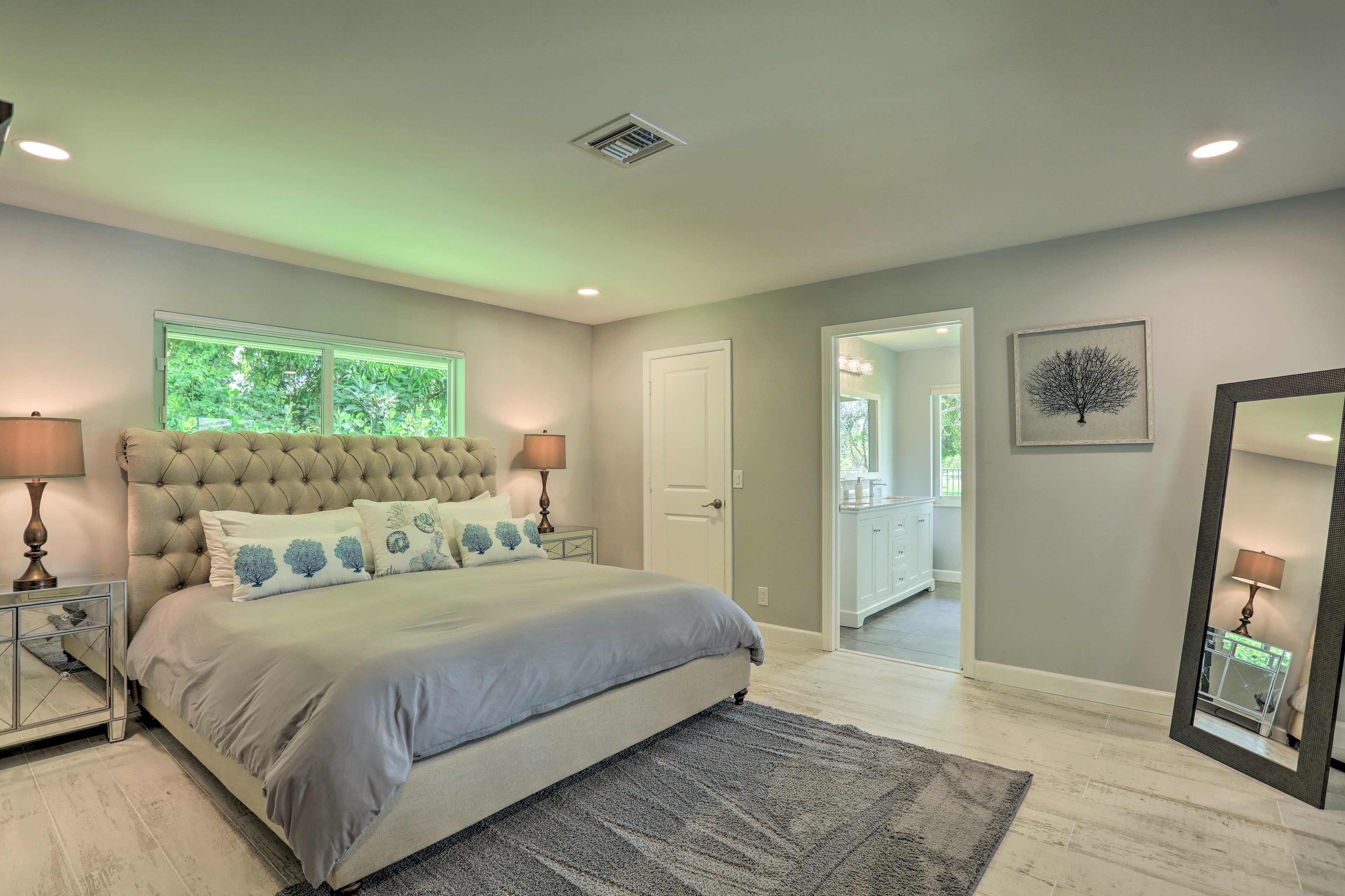 Bedroom 1 | King Bed | Linens Provided | En-Suite Bathroom | Smart TV