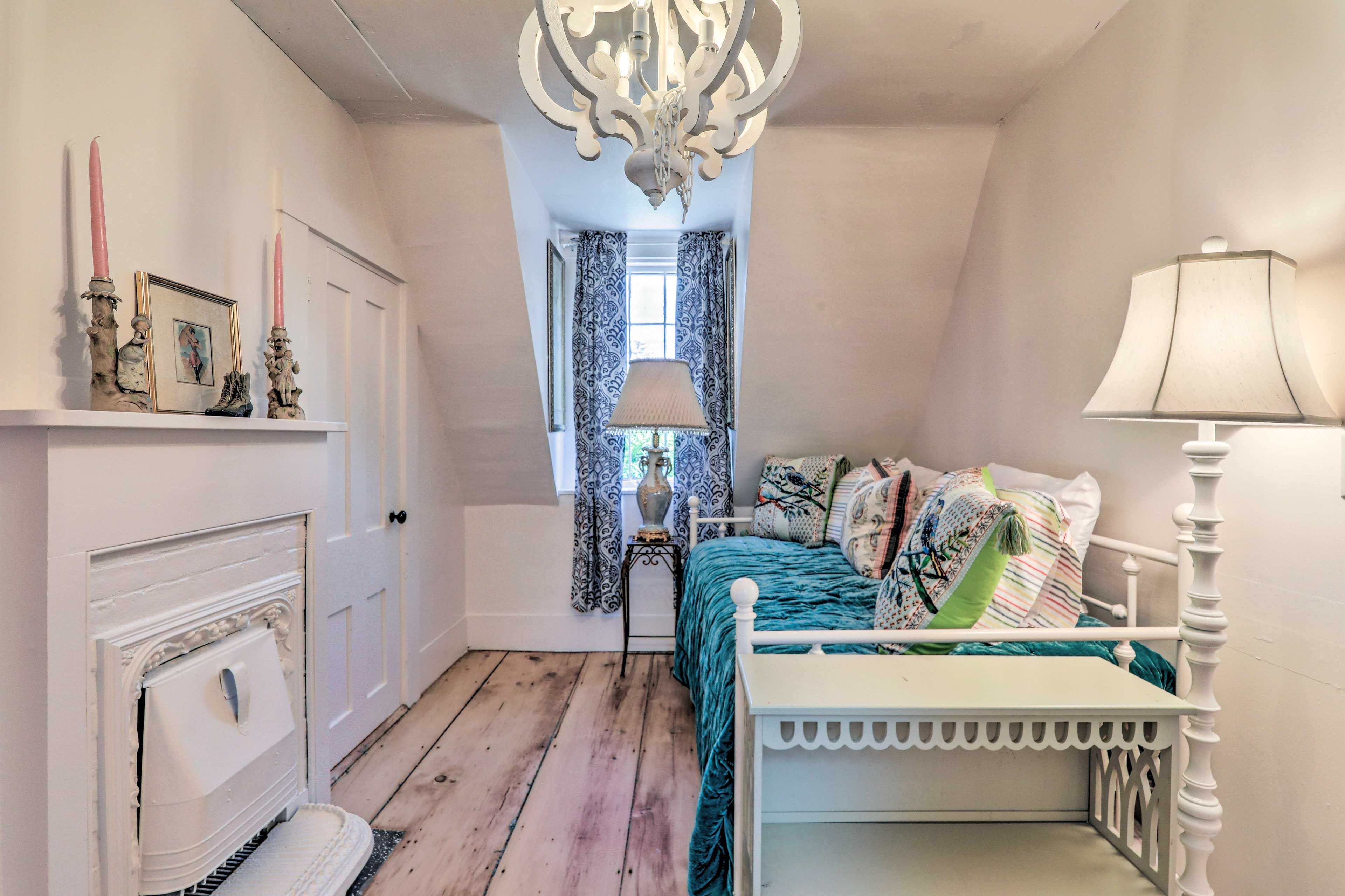 Bedroom 5 | Twin Bed w/ Twin Trundle