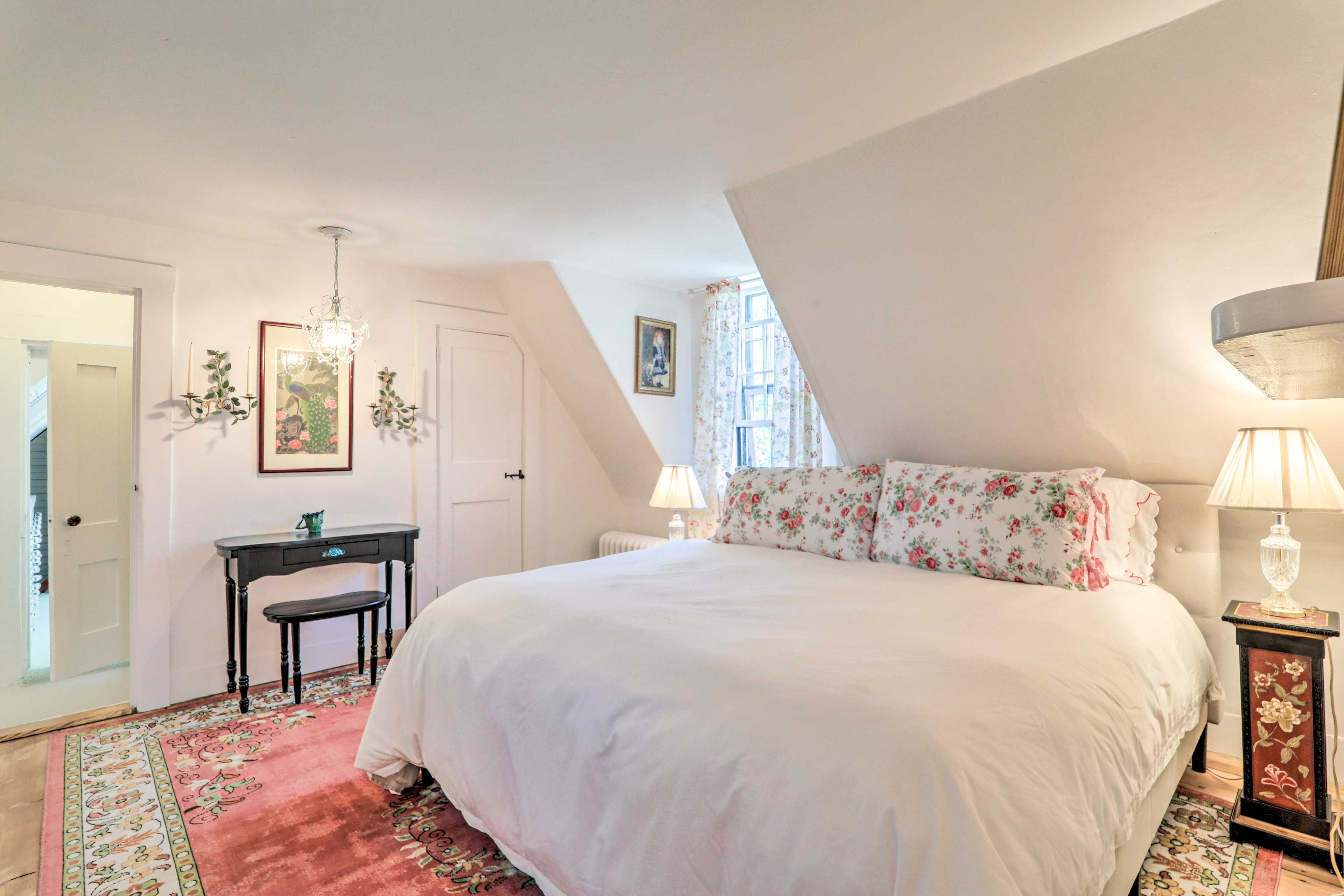 Bedroom 1 | California King Bed