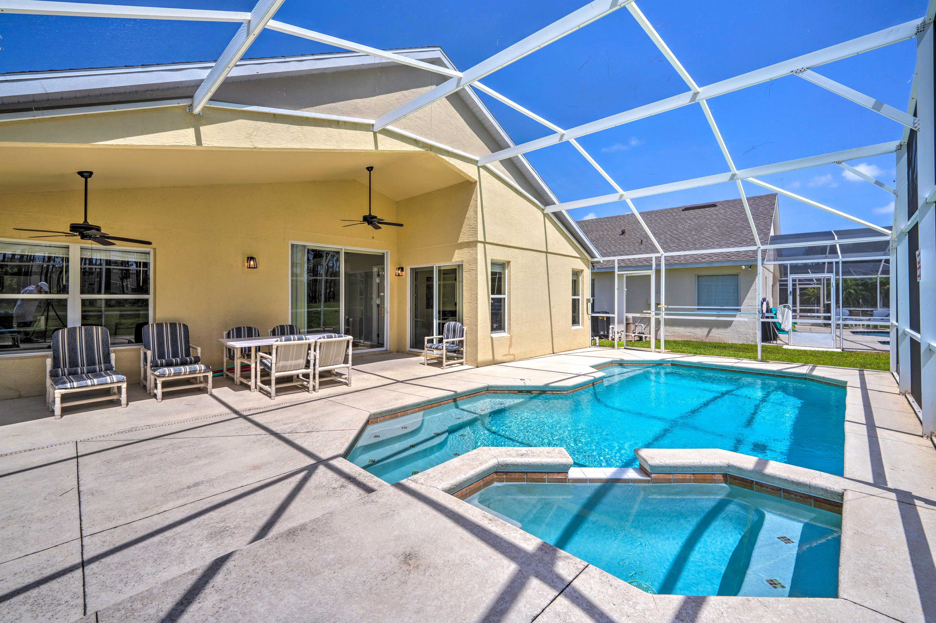 Lanai | Pool | Built-In Jacuzzi | Pool Depth (3'-6') | Outdoor Seating & Dining