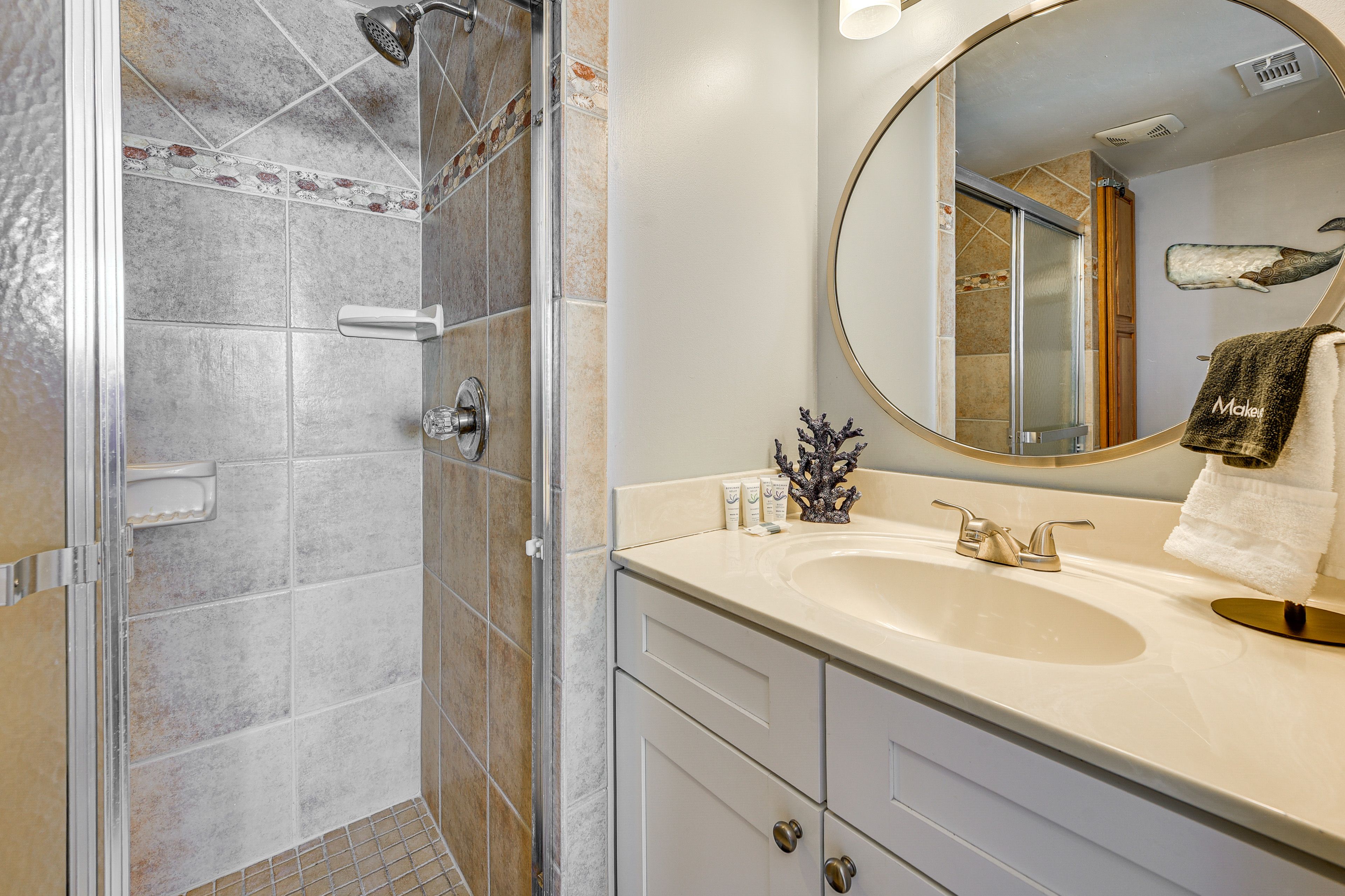 En-Suite Bathroom | Complimentary Toiletries | Towels Provided