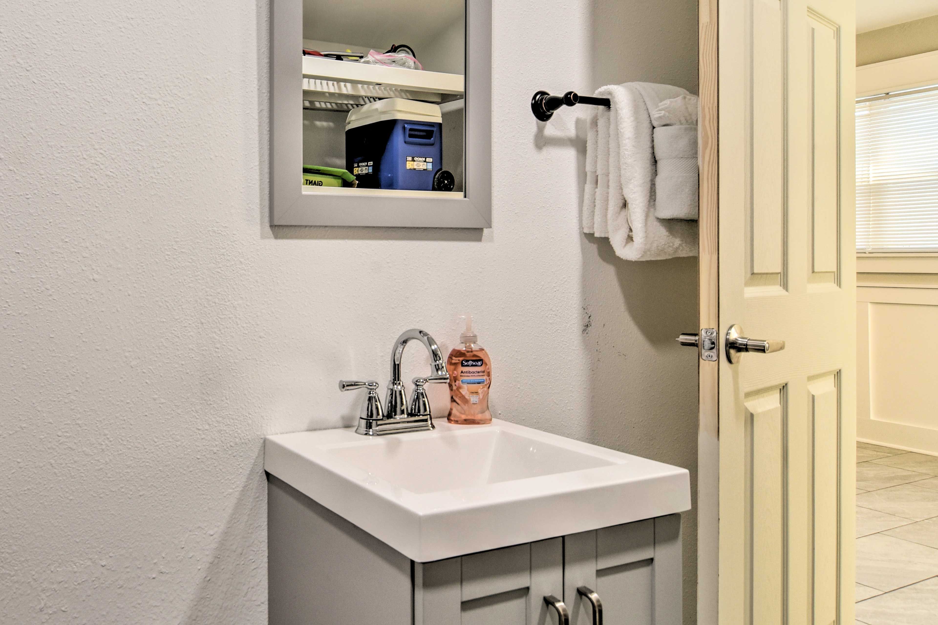 Half Bathroom | Laundry Area | Laundry Detergent