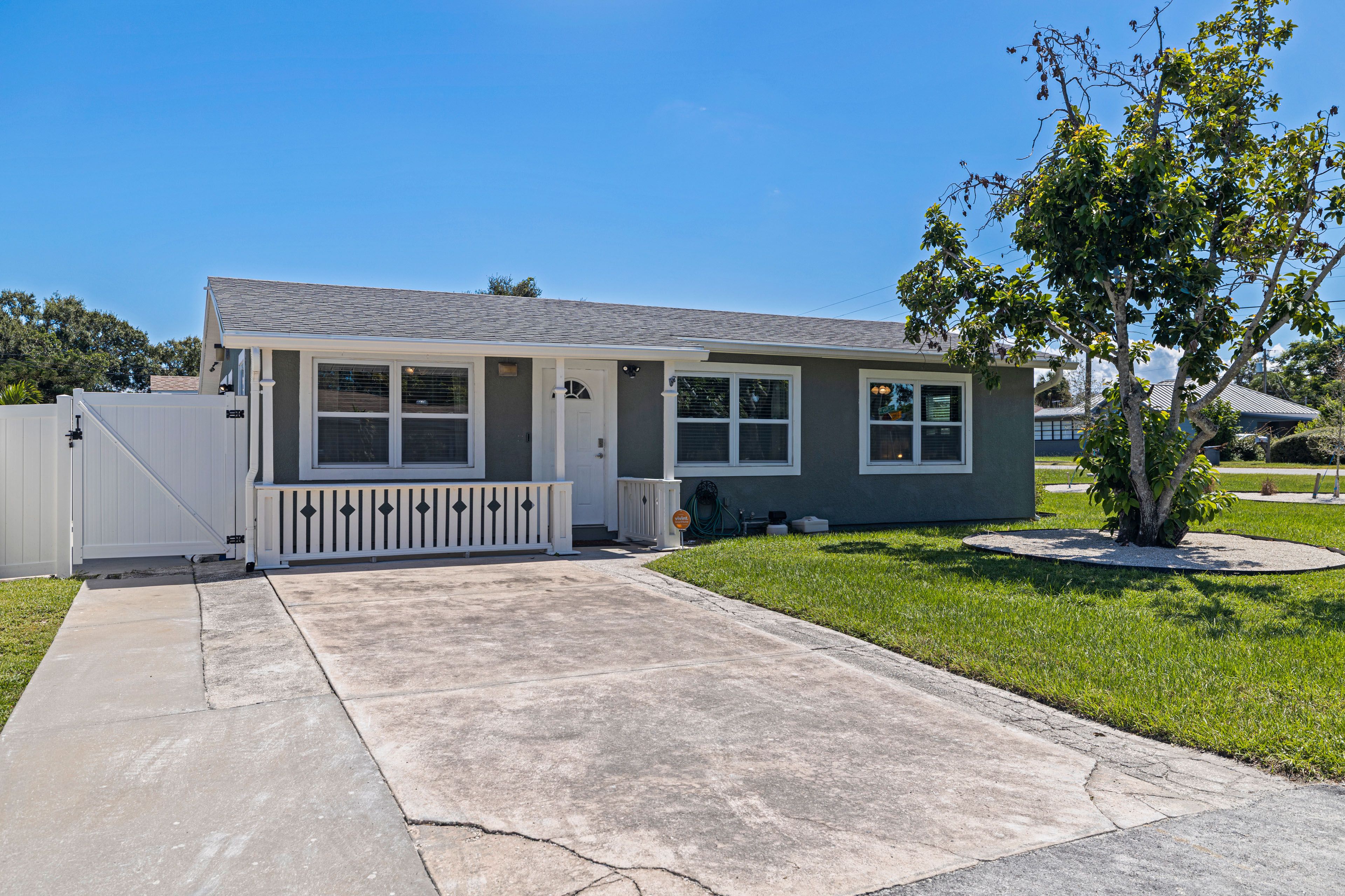 Parking | Driveway (2 Vehicles)