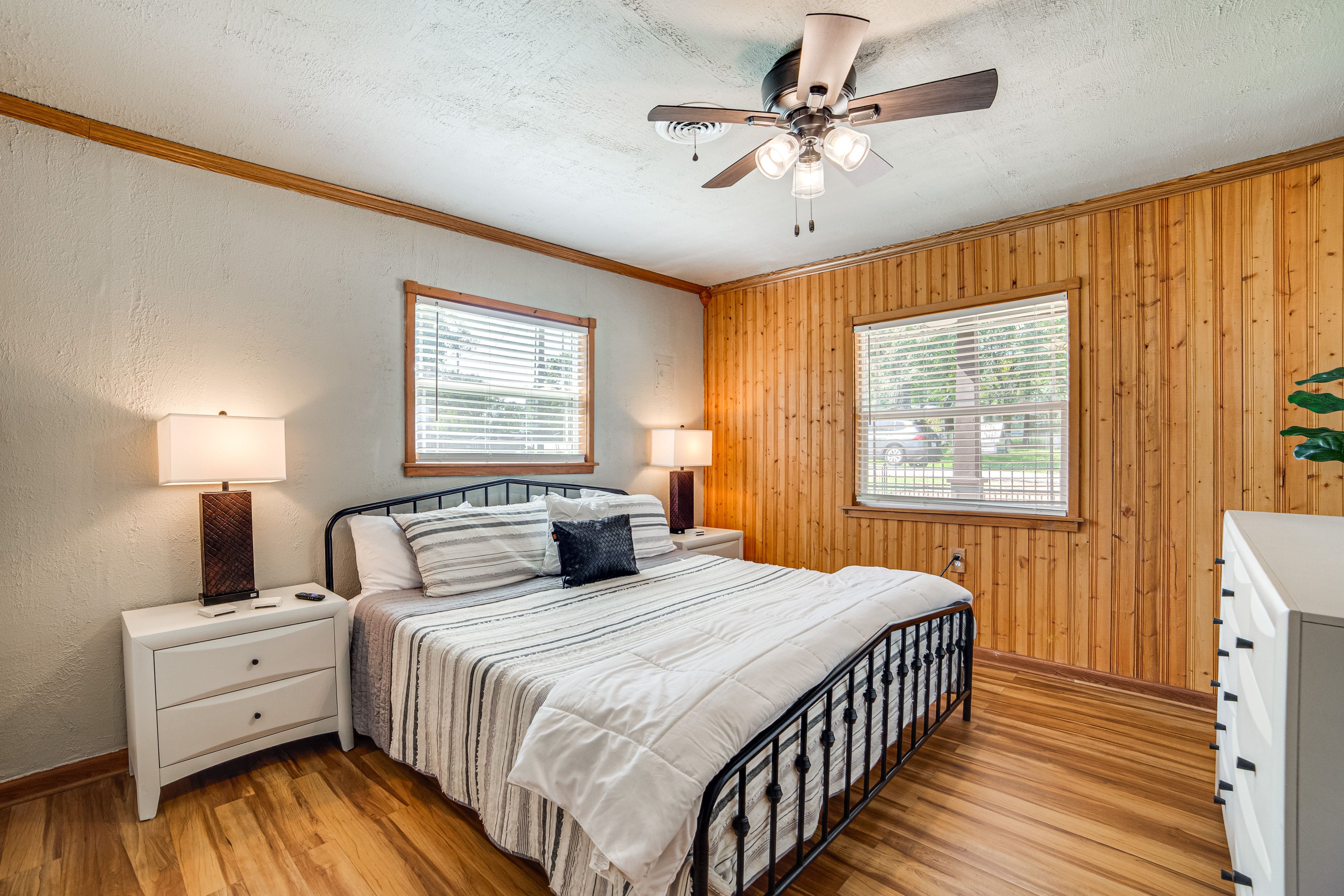 Bedroom 1 | King Bed | Smart TV
