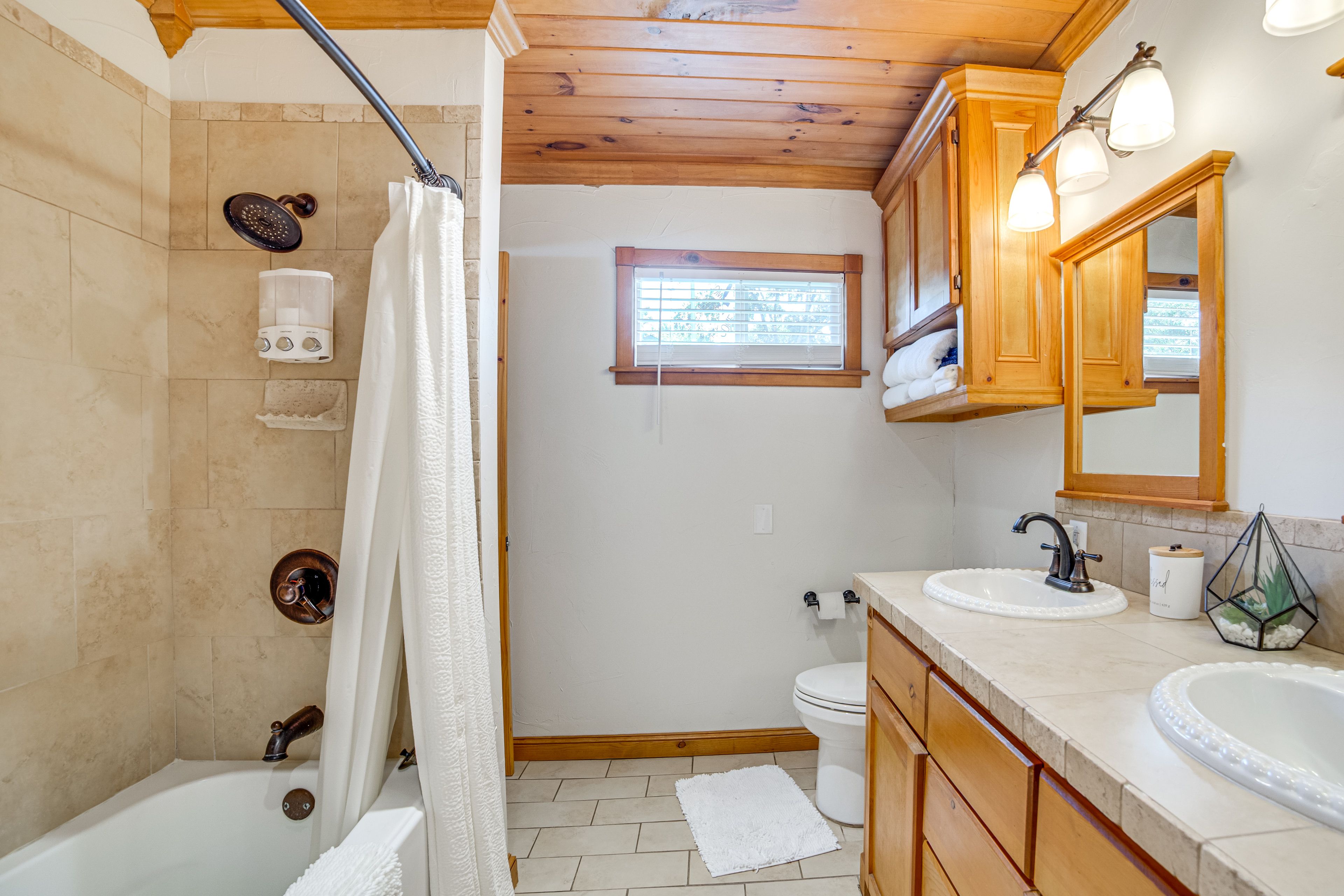 Full Bathroom | Double Sinks