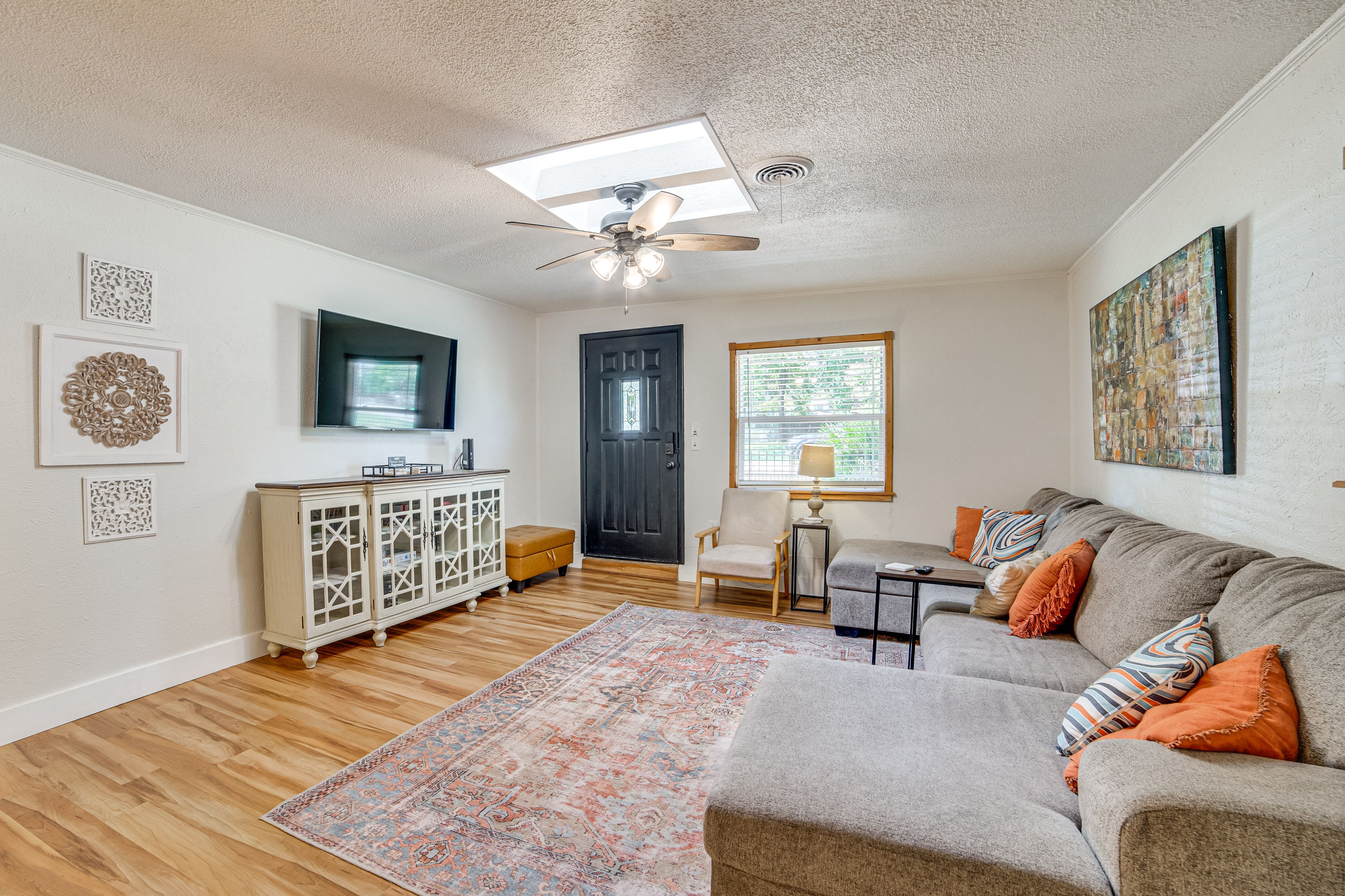 Living Room | Smart TV
