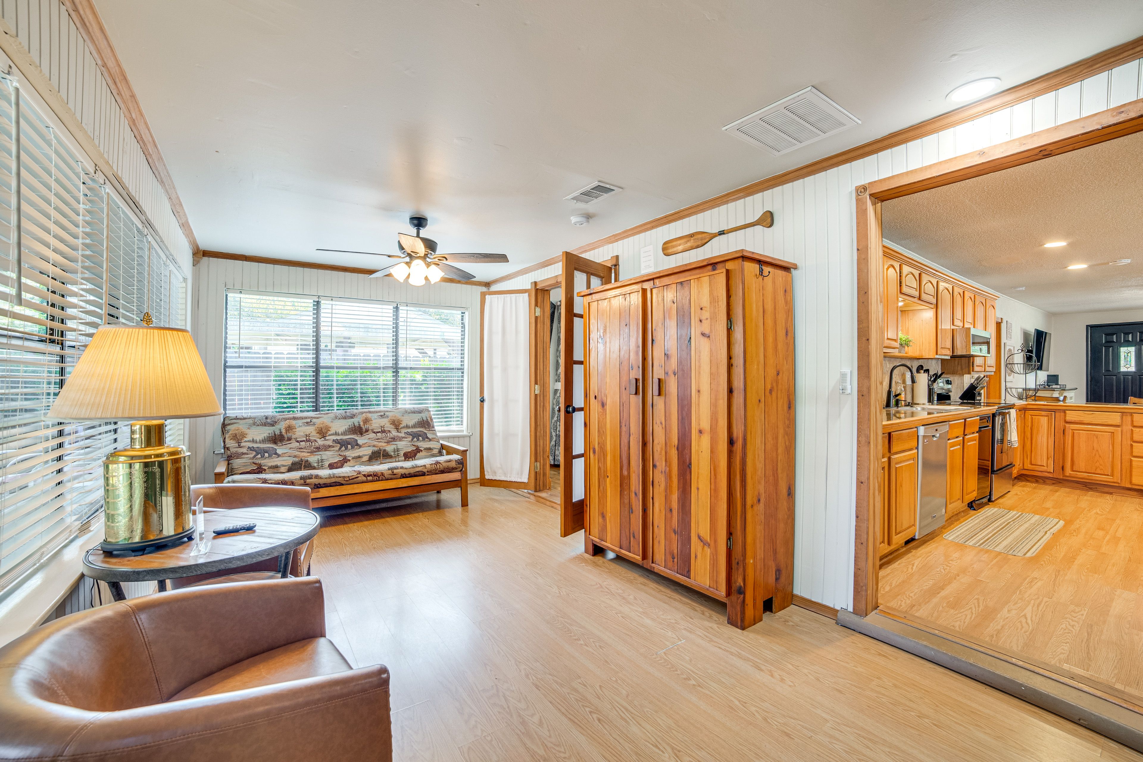 Sunroom | Full Futon | Smart TV